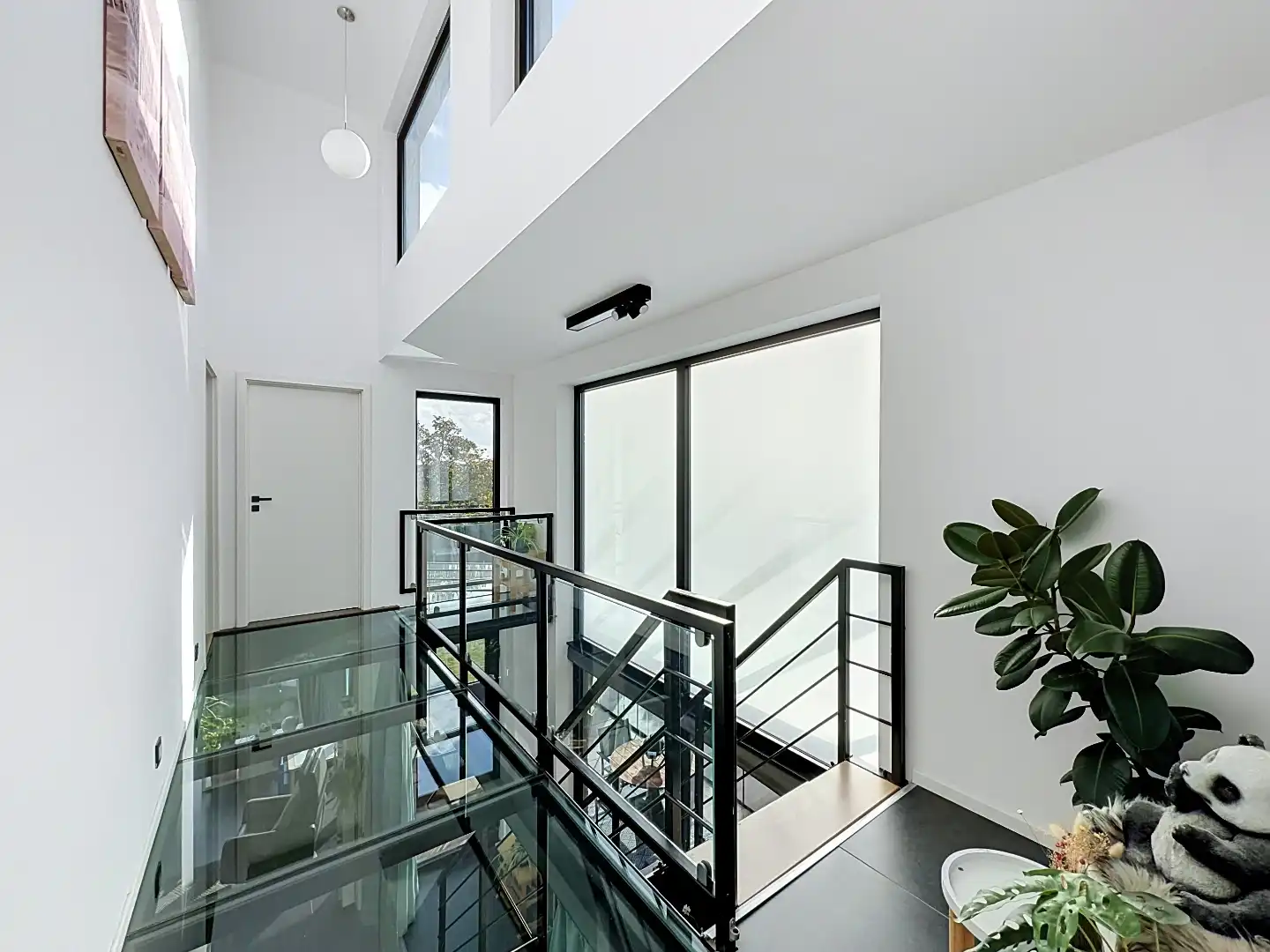 Lichtrijke woning met zwembad op rustige locatie! foto 12