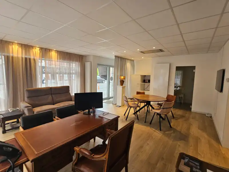 Te koop : instapklaar appartement in centrum Roeselare met 1 slpk ! foto 2