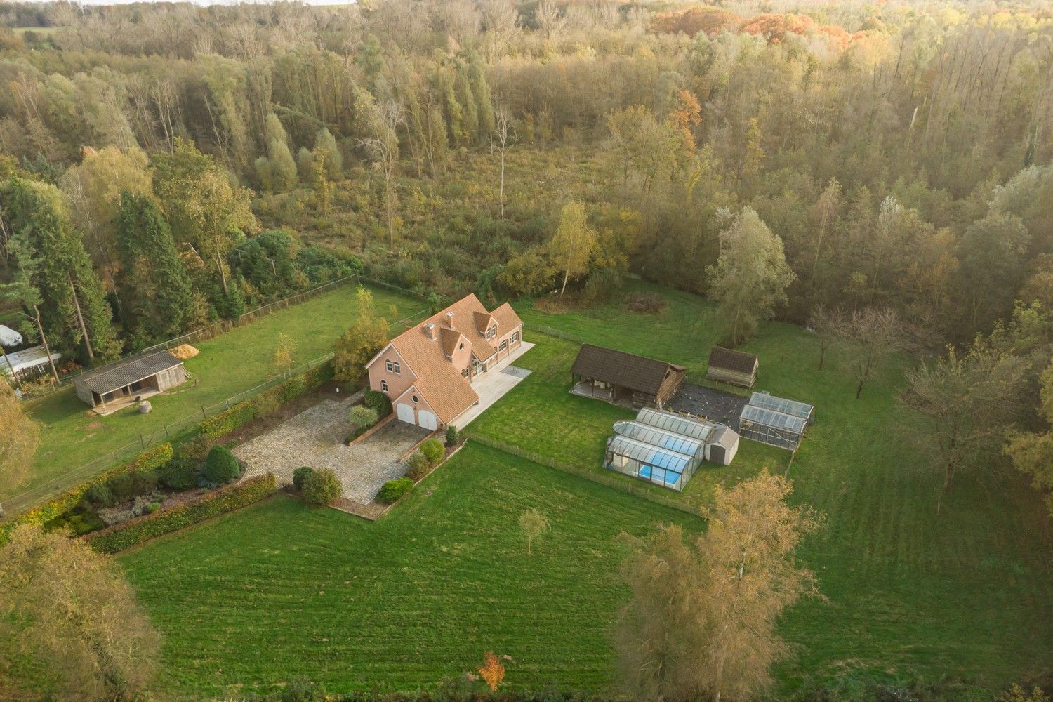 Landelijke charme villa met prachtige tuin grenzend aan natuurgebied foto 26