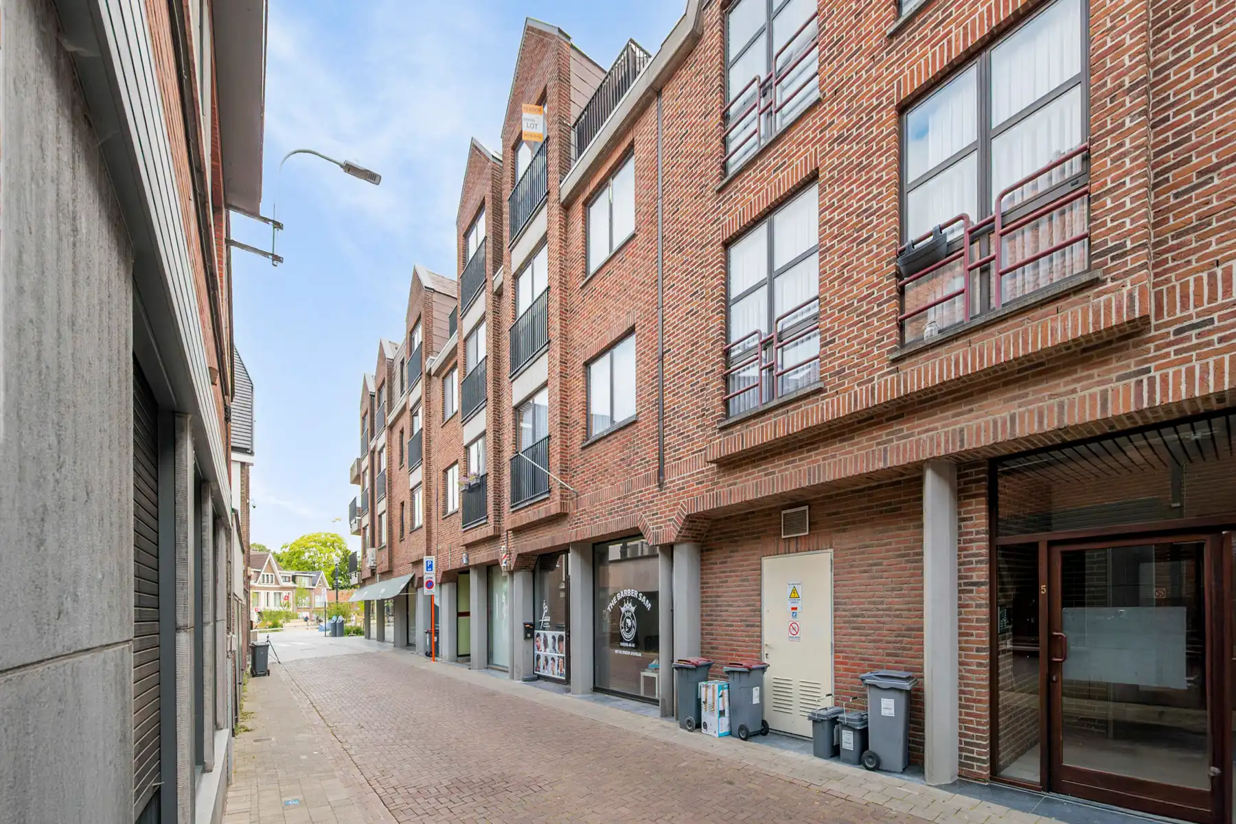 Instapklaar appartement aan de markt in Zele foto 14