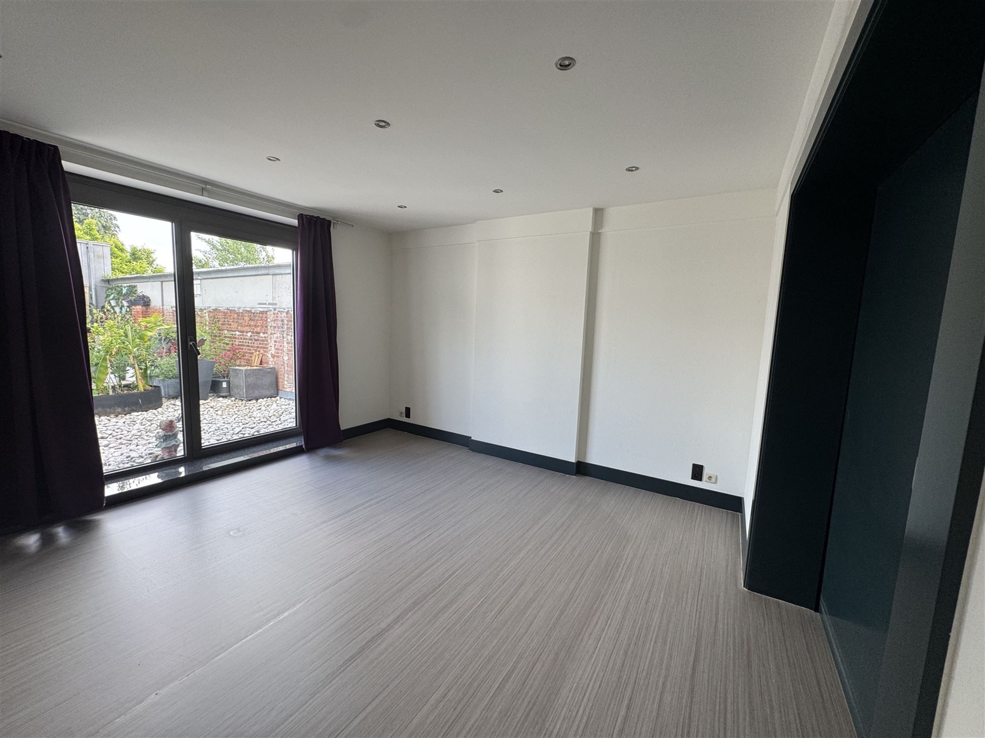 PERFECT ONDERHOUDEN RUIM APPARTEMENT (138M²) MET 3 SLAAPKAMERS EN 2 TERRASSEN TE BERINGEN foto 8