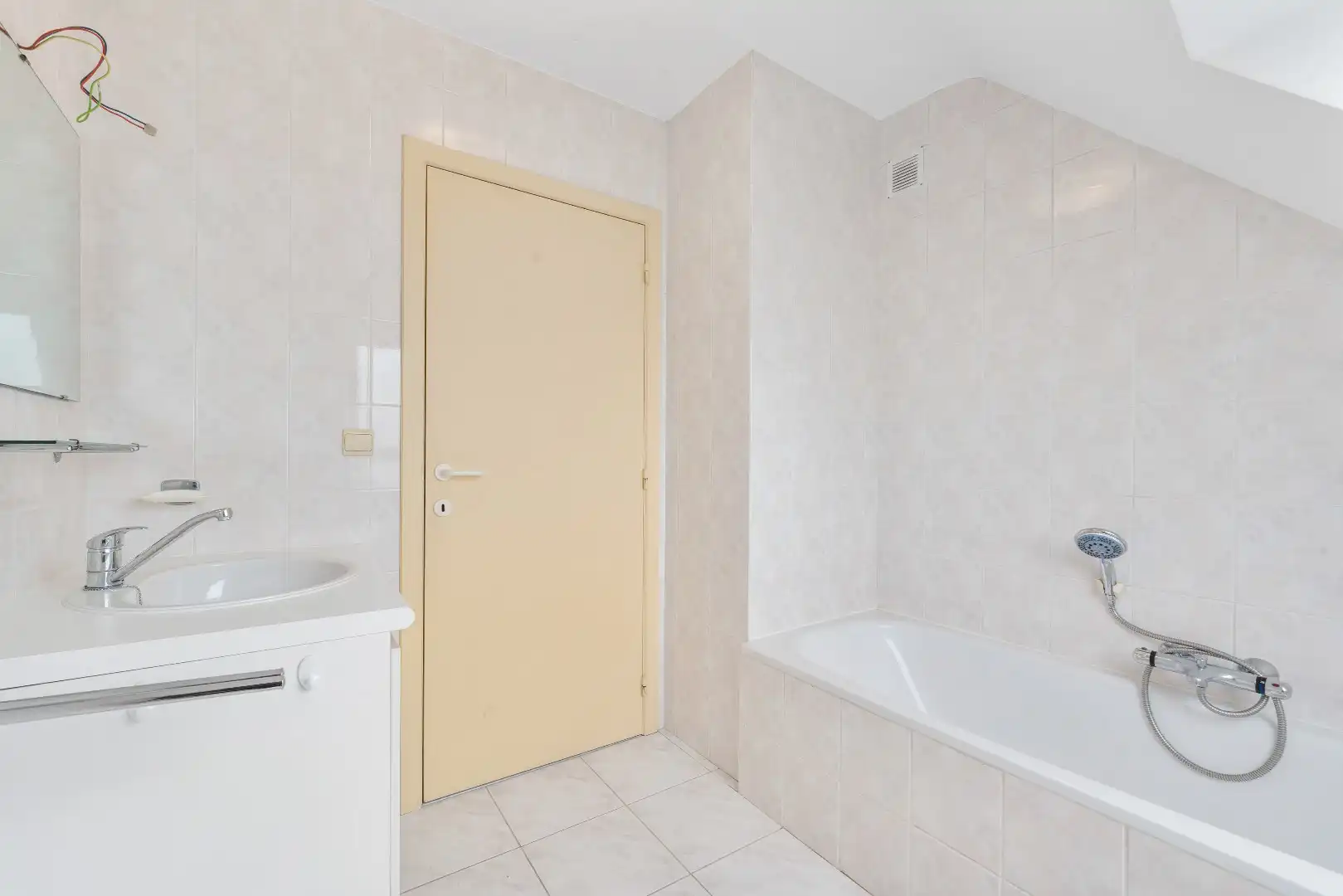 Ruim duplex appartement met 3 slaapkamers en garage te Lokeren foto 10