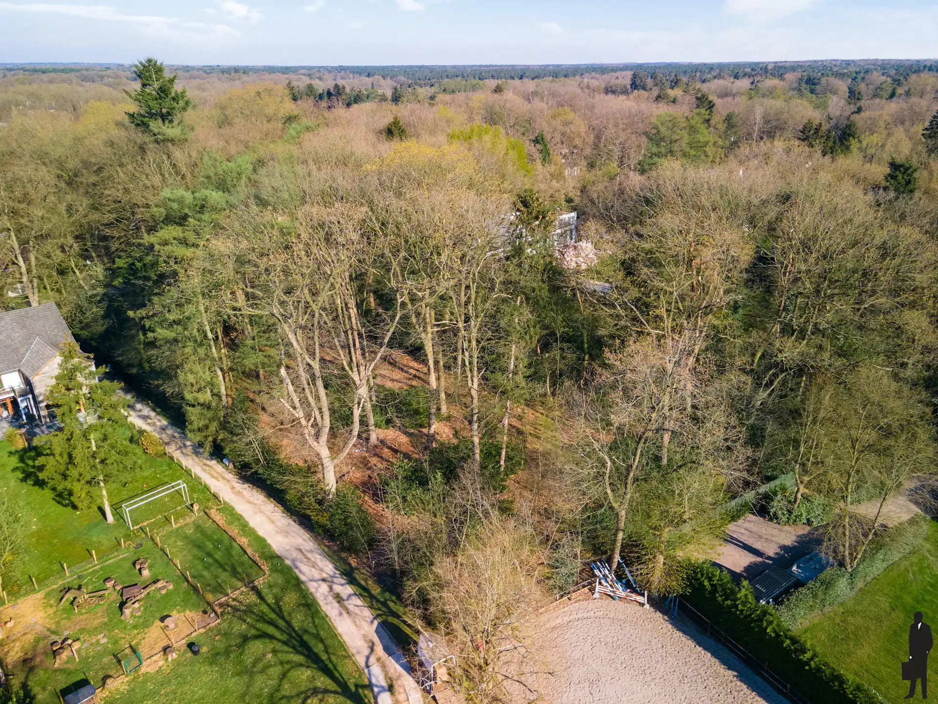 Gunstig gelegen bouwperceel van ca. 3.105m² met zuid-oost oriëntatie foto 3