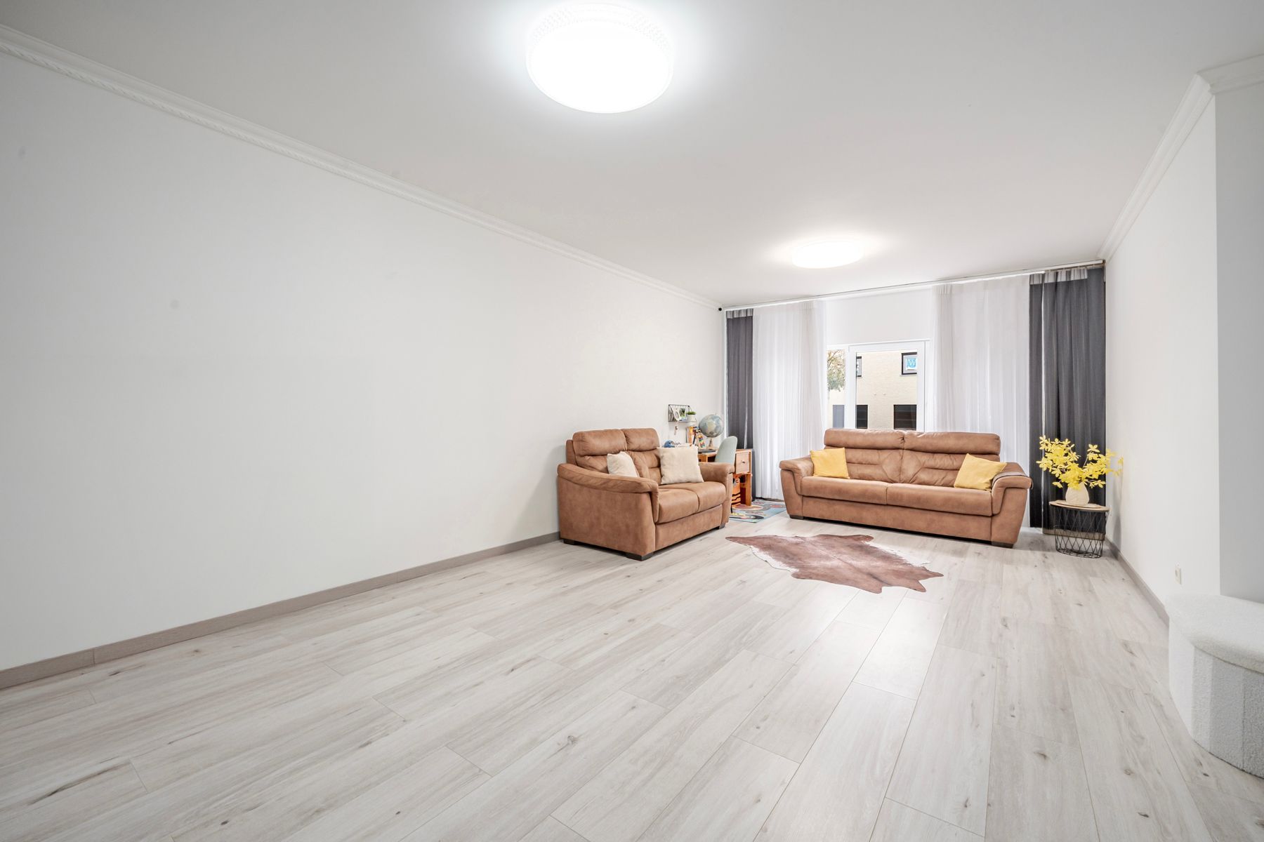 Halfopen woning met 4 slaapkamers en grote tuin in Evergem foto 5