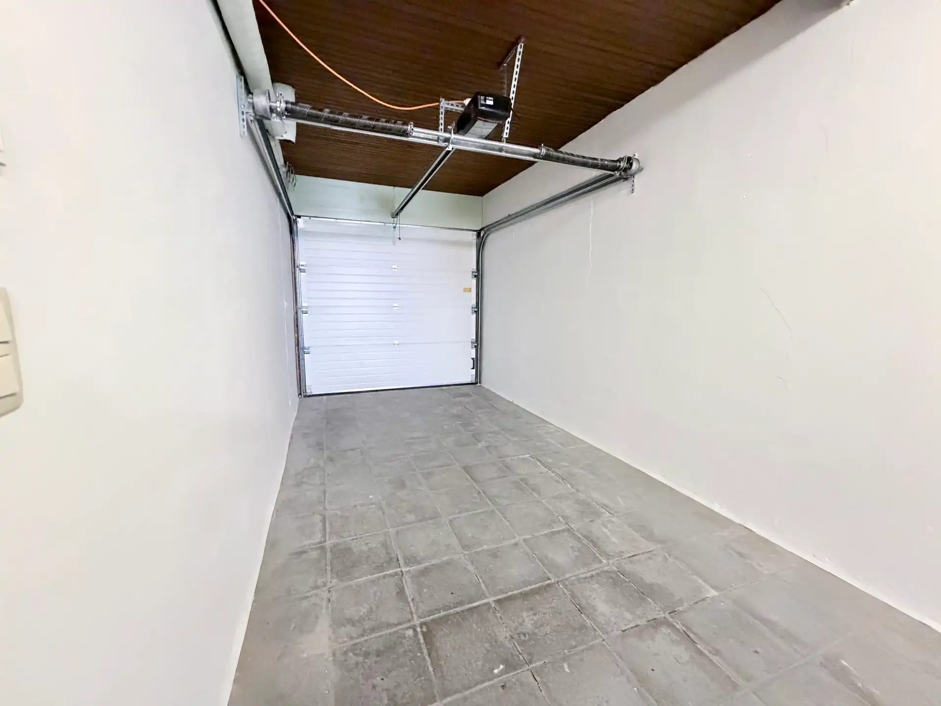 DE PANNE – Instapklare gerenoveerde woning met 4 slpk., grote garage, op wandelafstand van zee, bos en tram.  foto 4