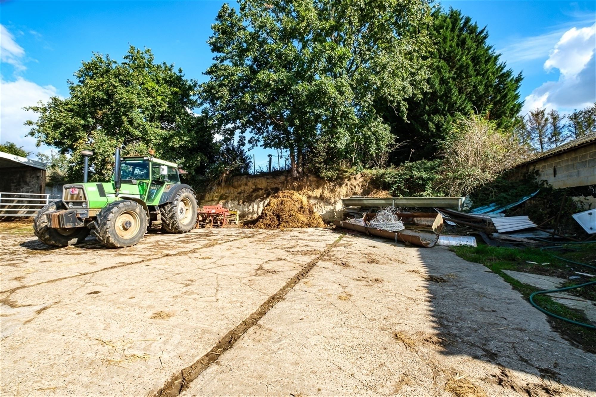 OP TE FRISSEN WONING MET 5 SLKS OF PROJECTGROND OP EEN PERCEEL VAN RUIM 36A MET MOGELIJKHEID TOT HET BIJ KOPEN VAN ACHTERLIGGENDE GROND VAN 46A  foto 30