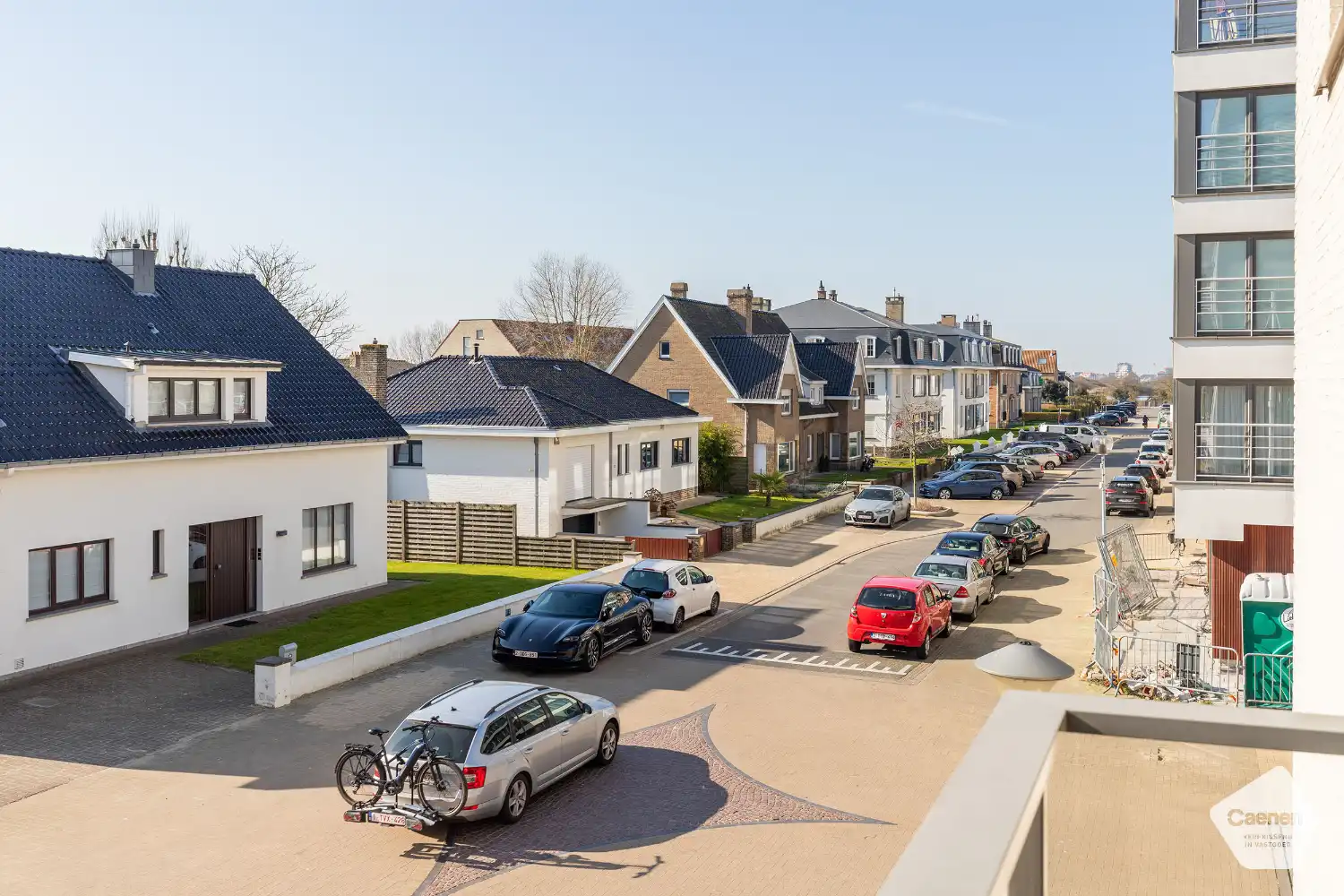 Instapklaar twee slaapkamerappartement met lateraal zeezicht foto 15