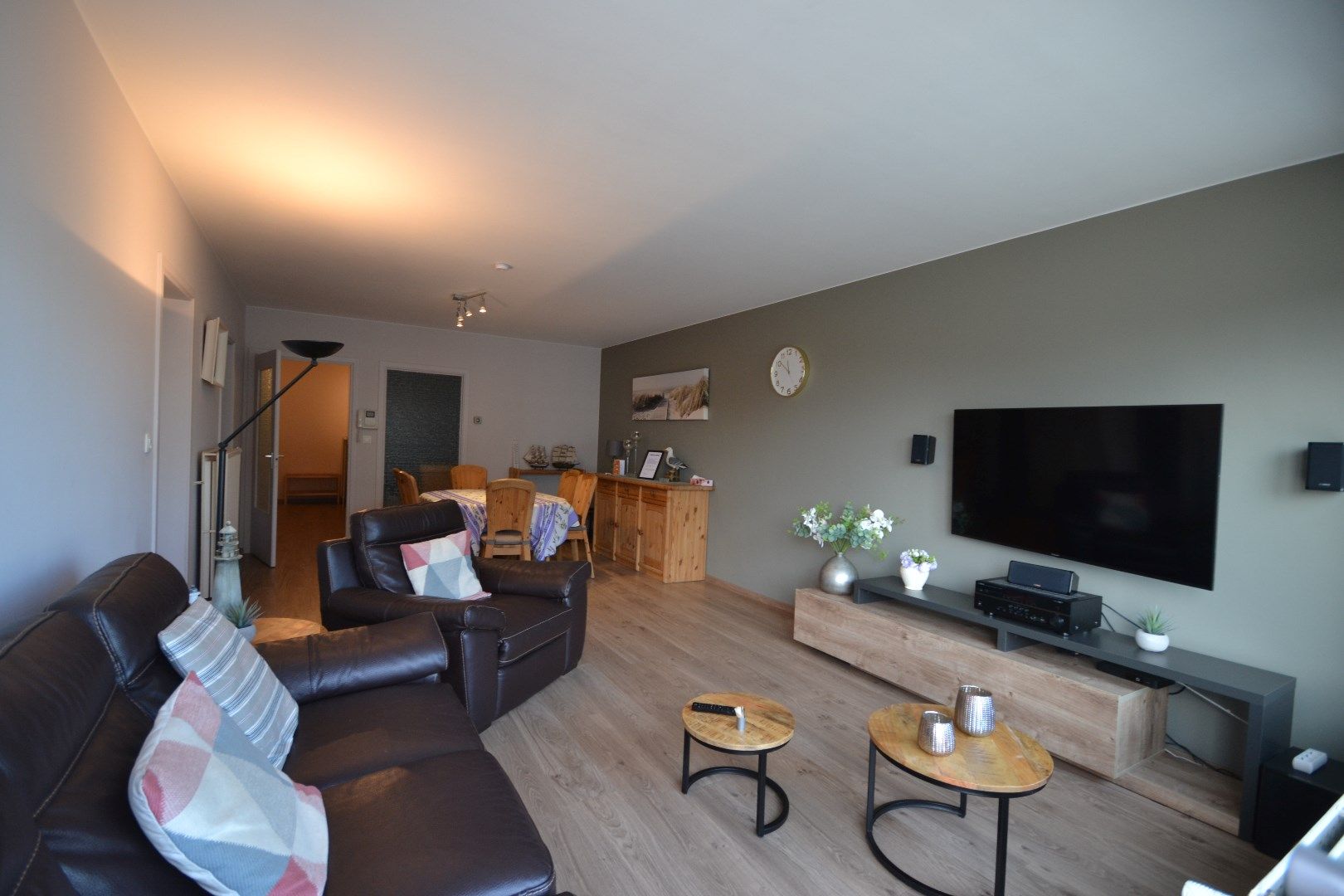 Mooi 2 slaapkamer appartement met  zeezicht  te Oostduinkerke foto 2