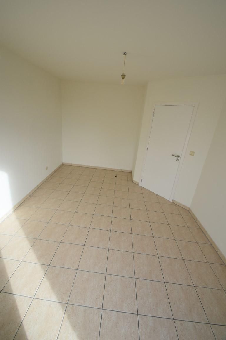 Vernieuwd gelijkvloers appartement met 2 slaapkamers foto 14