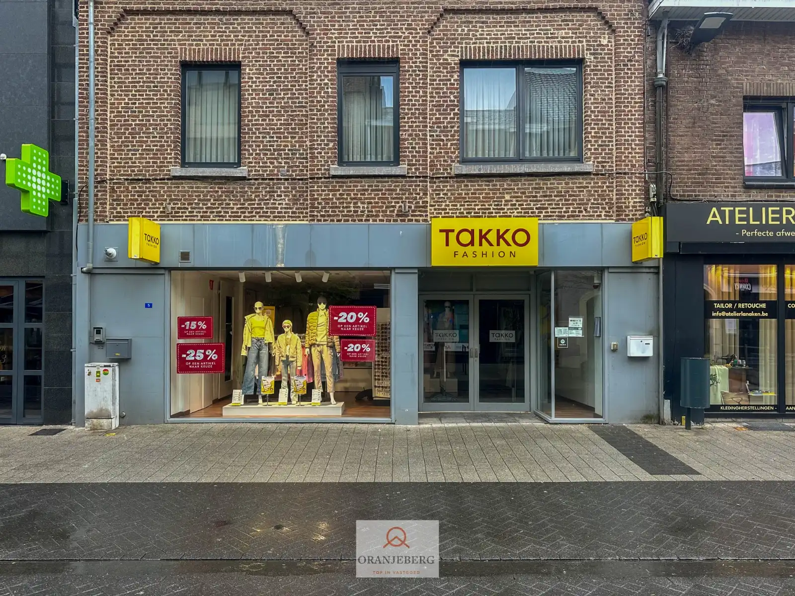 Groot handelspand te koop met mooi rendement op toplocatie in Lanaken foto 2