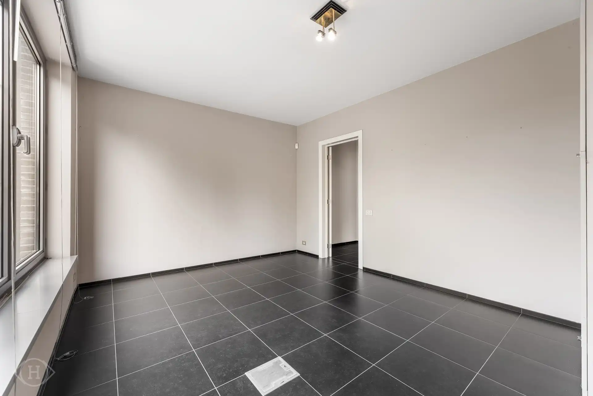 Opbrengsteigendom: Ruim kantoor + duplexappartement foto 16