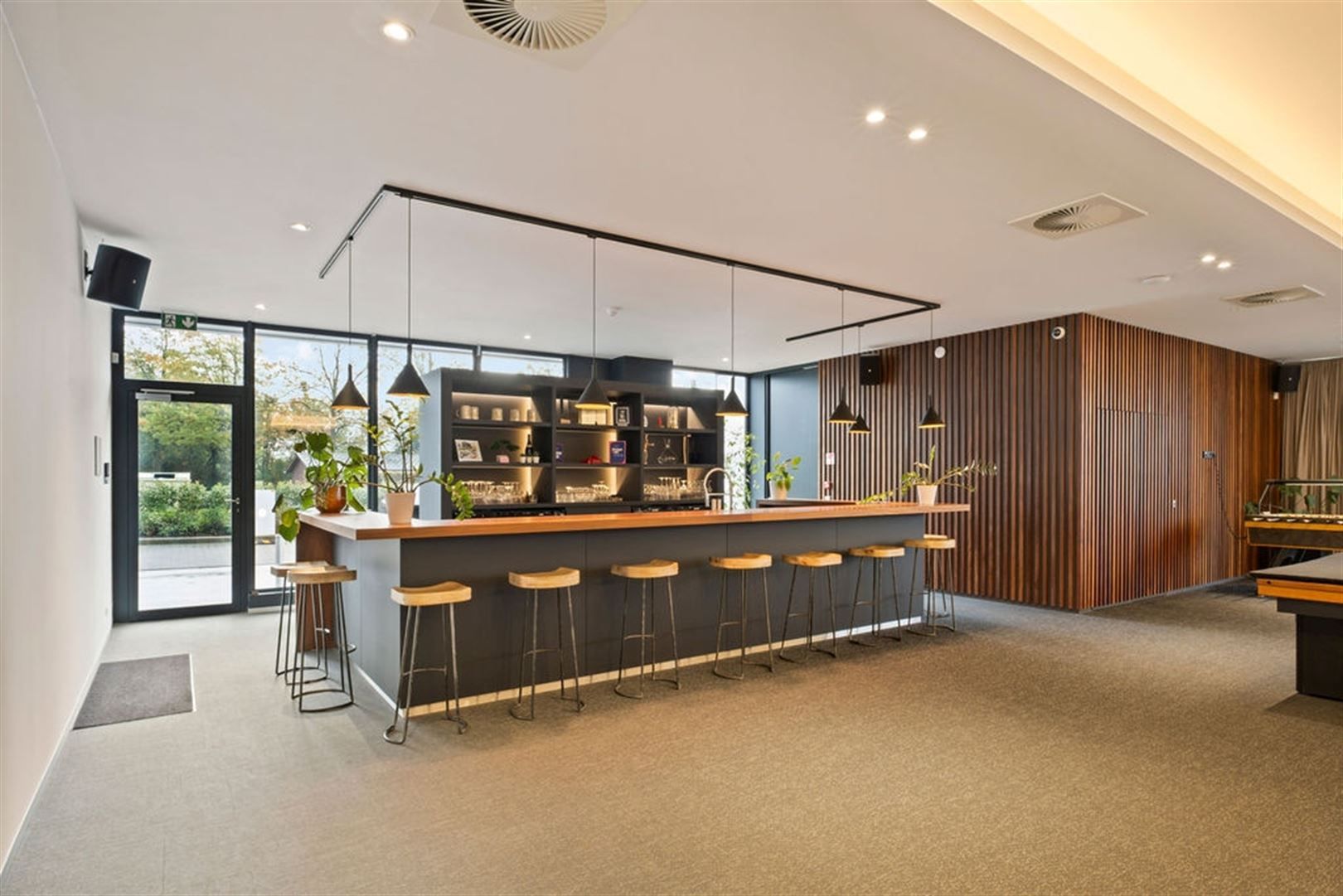 Magazijn met kantoren zichtlocatie E17 foto 12