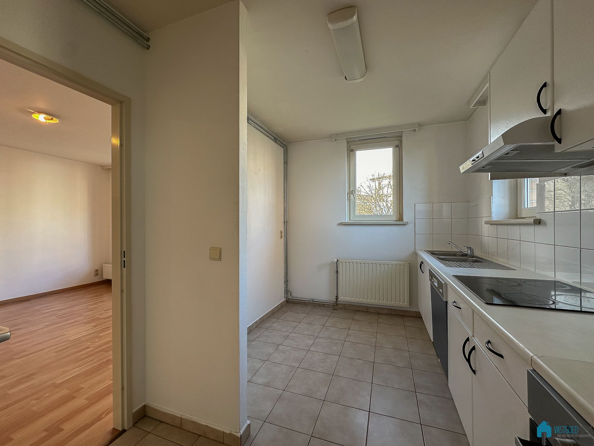 Ruim en goed gelegen appartement met balkon foto 10