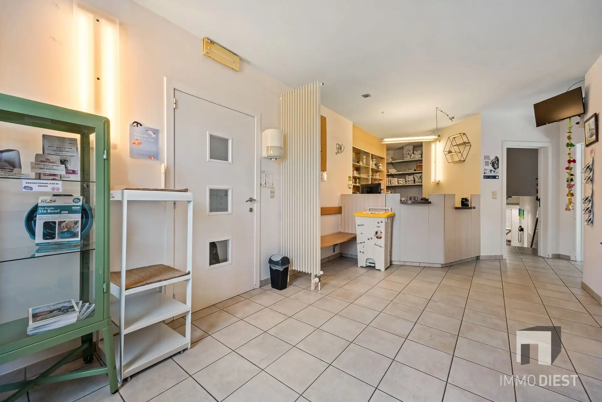 Bedrijfsgebouw én woning aan de stadsrand foto 26
