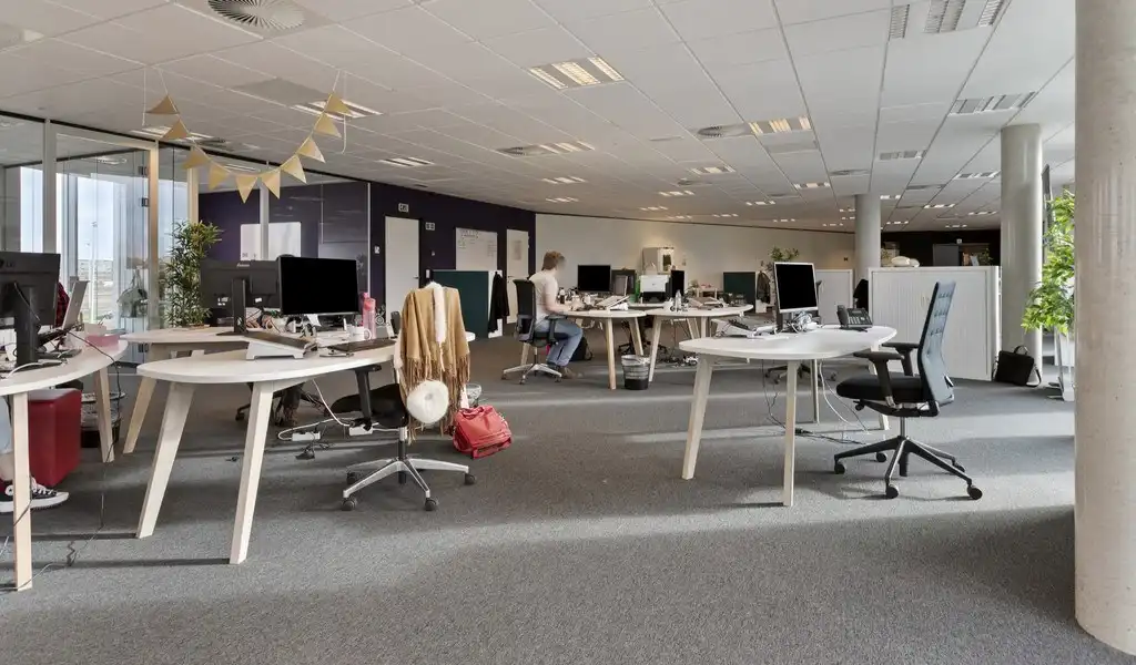 Gemeubelde kantoren met dienstverlening in Planet Business Center aan The Loop in Gent foto 6