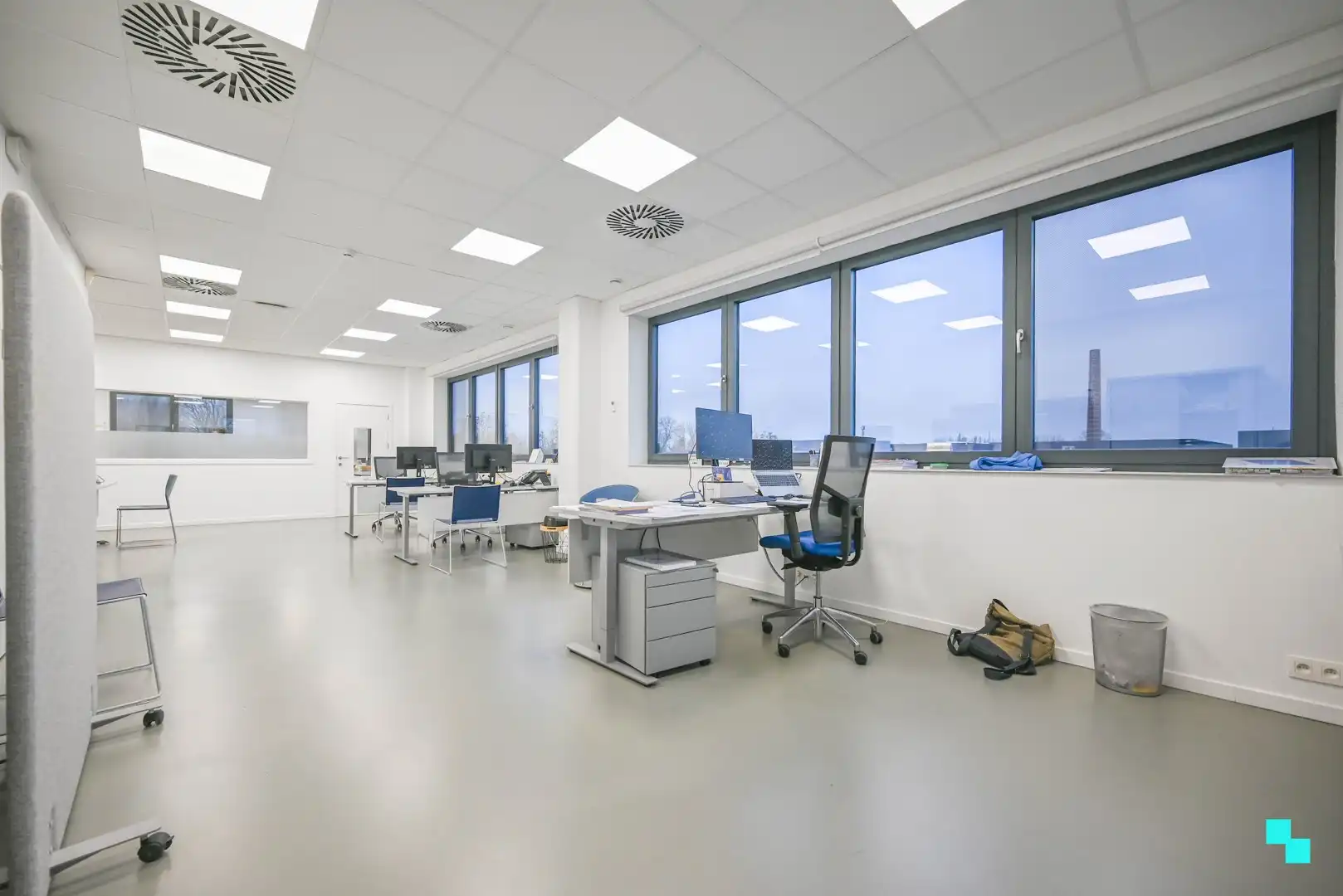 Terbeschikkingstelling van kantoorruimte in Waregem foto 14