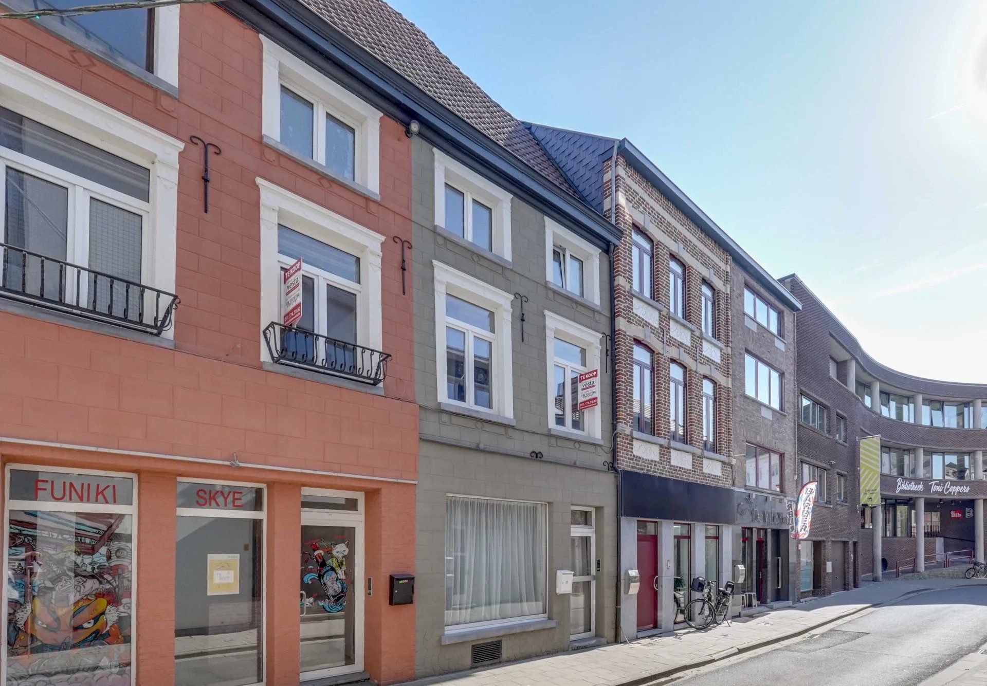 Hoofdfoto van de publicatie: Ruime, te renoveren stadswoning