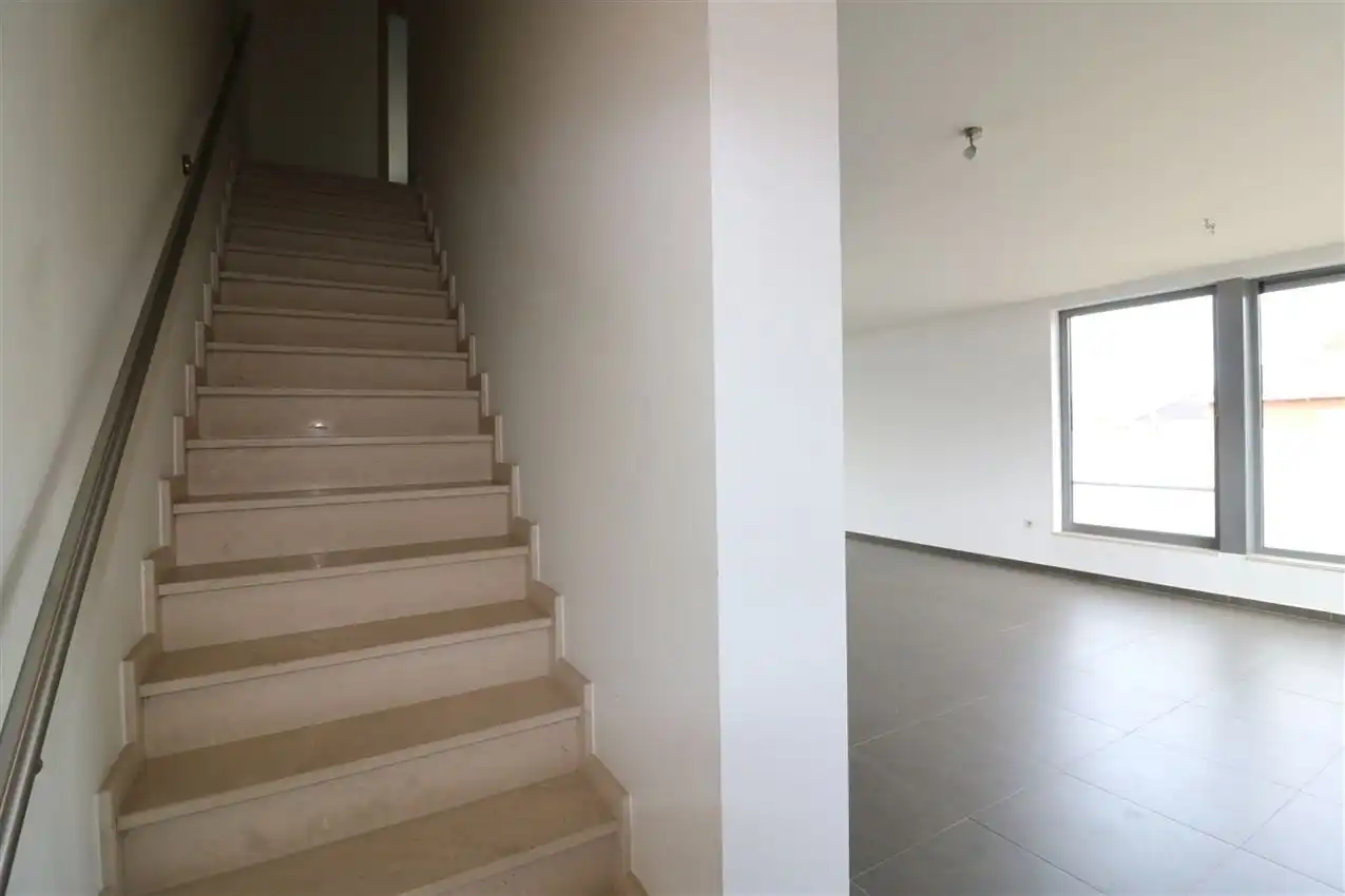 Duplex appartement met 3 slpk., terras en garage  foto 17