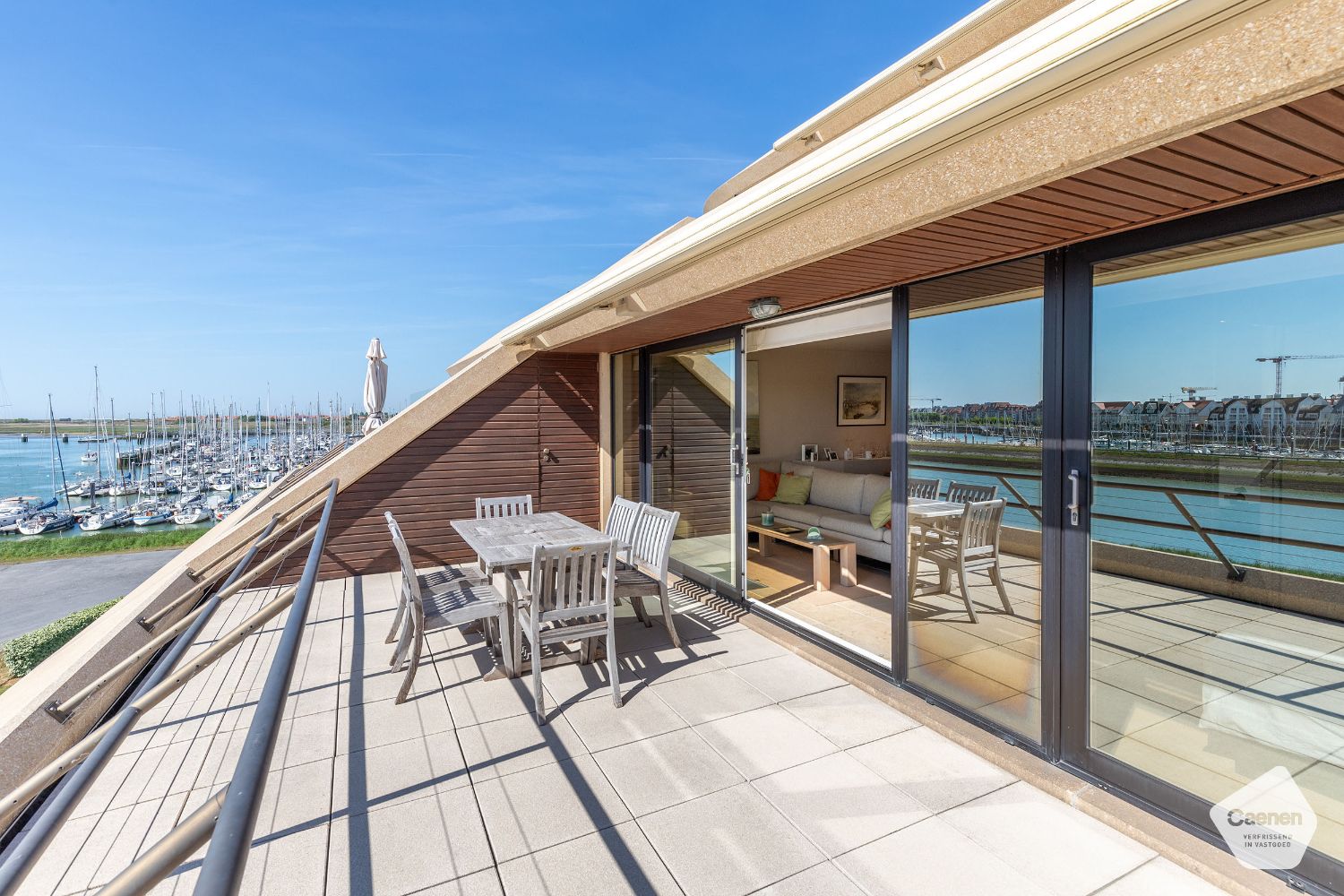 Fantastisch onderhouden appartement vlakbij de haven van Nieuwpoort foto {{pictureIndex}}
