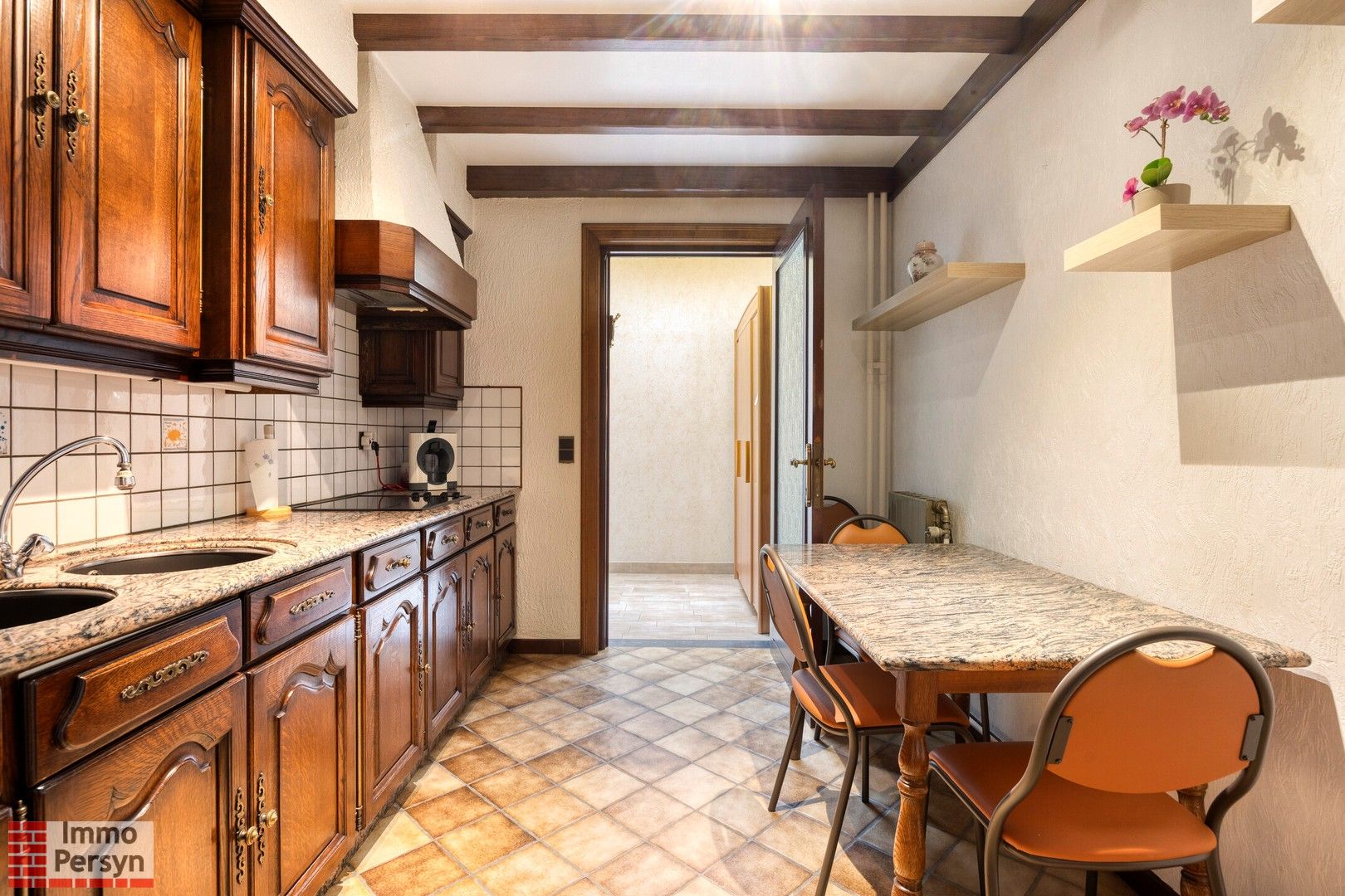 Zeer ruime, op te frissen woning met uitzicht op de Rozenkransweg – centrum Scherpenheuvel. Geen renovatieplicht! foto 9