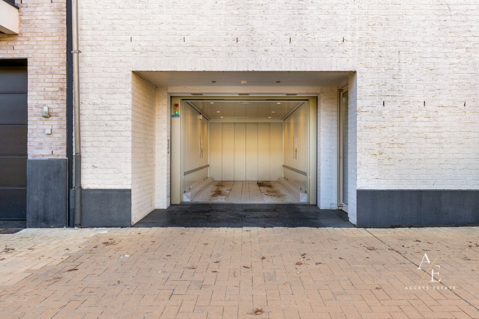 KNOKKE/DUINBERGEN-Gelijkvloers appartement met garage! foto 12