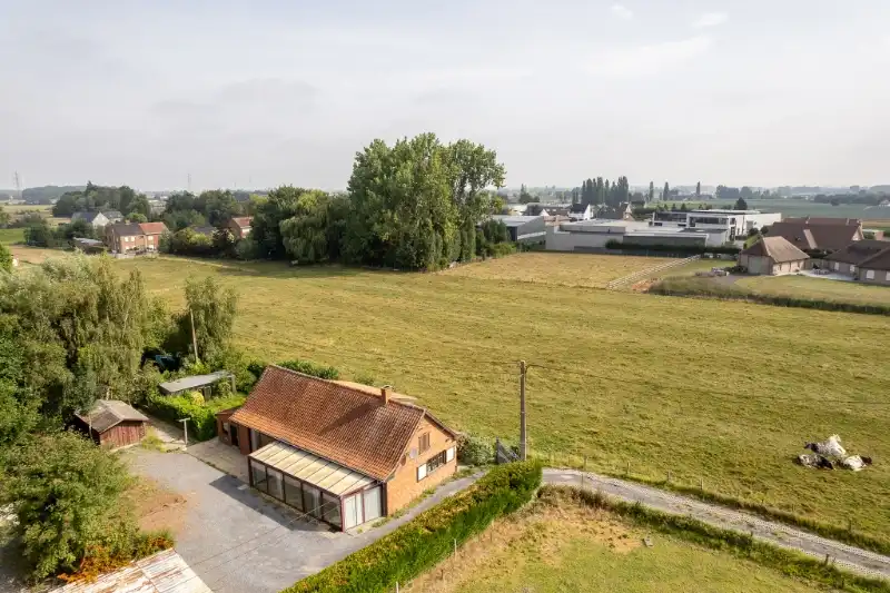 Landelijk gelegen woning op een perceel van ca. 860m² foto 5