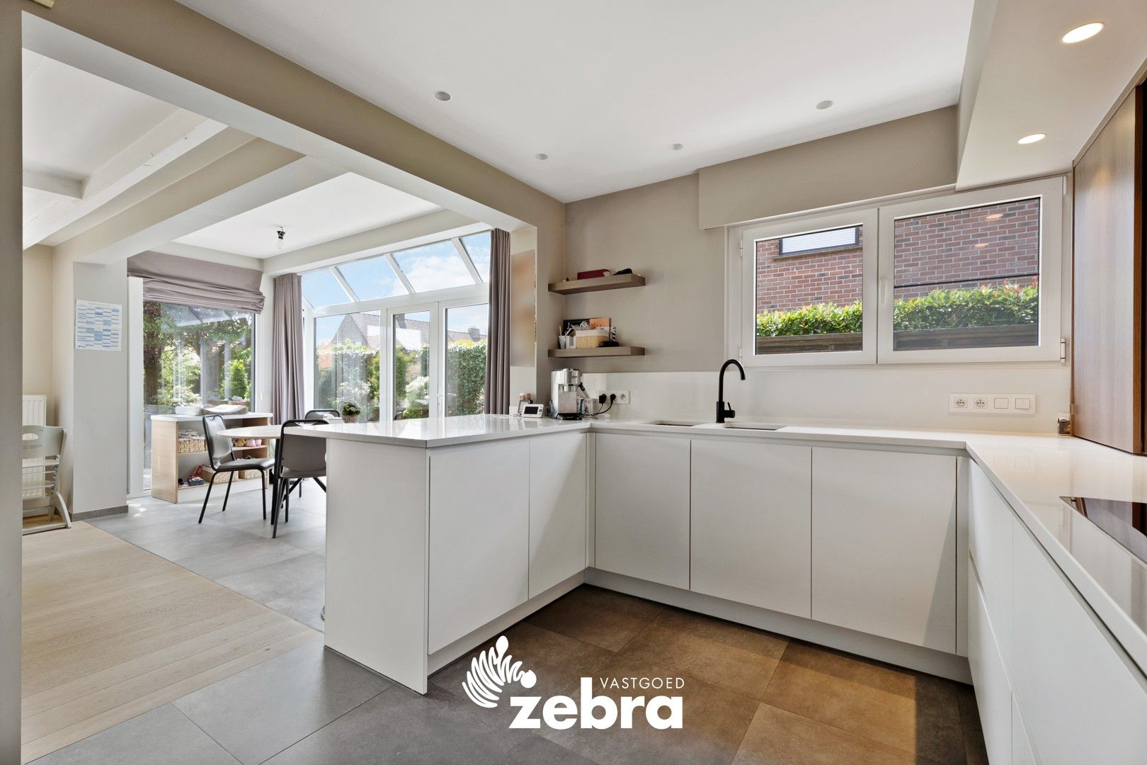 Open bebouwing met drie slaapkamers en 2 badkamers te Ingelmunster! foto 10