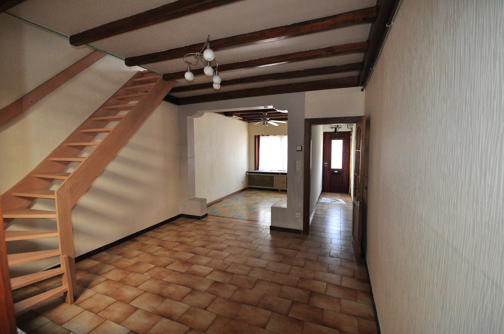 Woning met 2 slaapkamers en garage te Oostende  foto 2