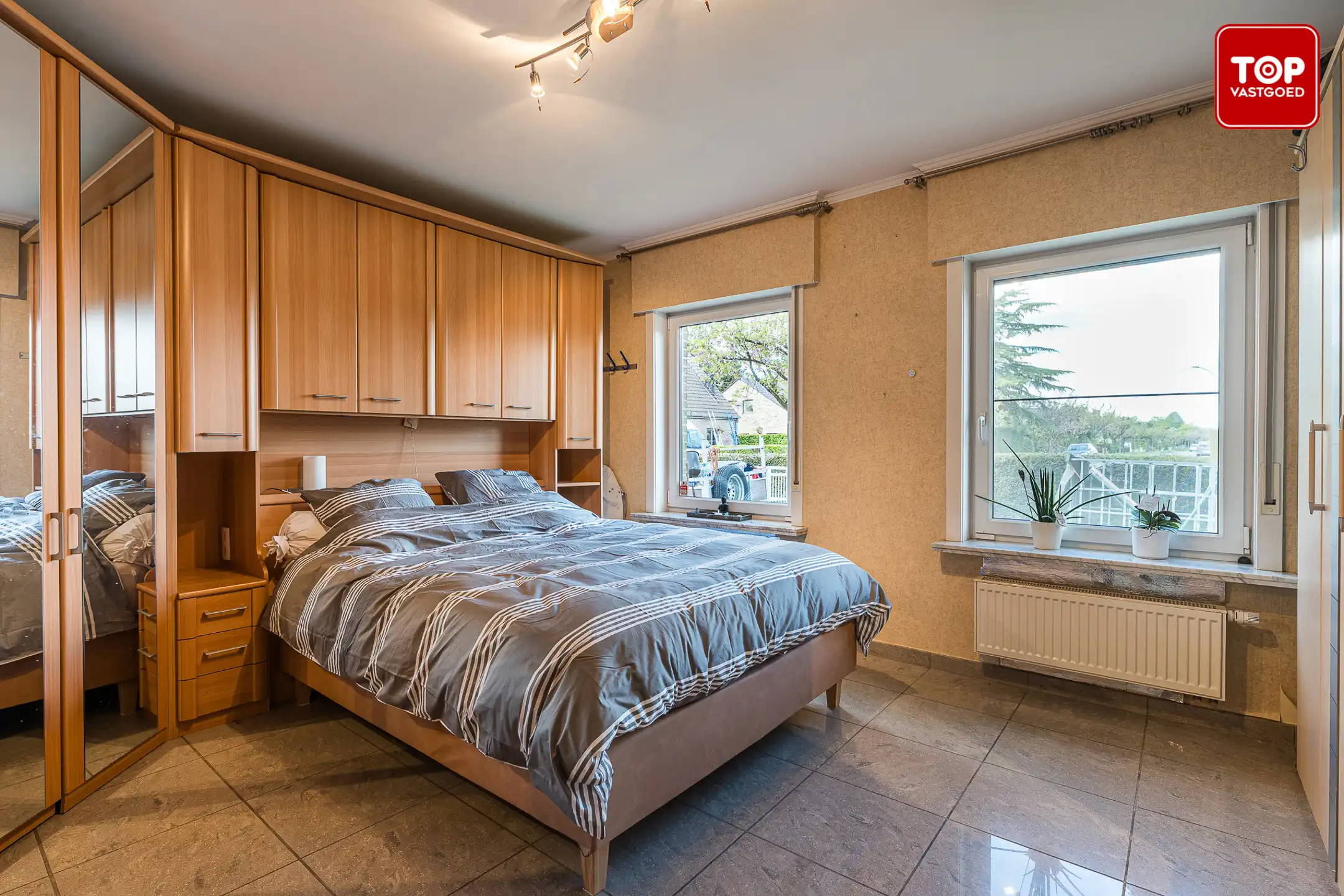 Instapklare open bebouwing in een rustige straat zonder doorgaand verkeer.  foto 12