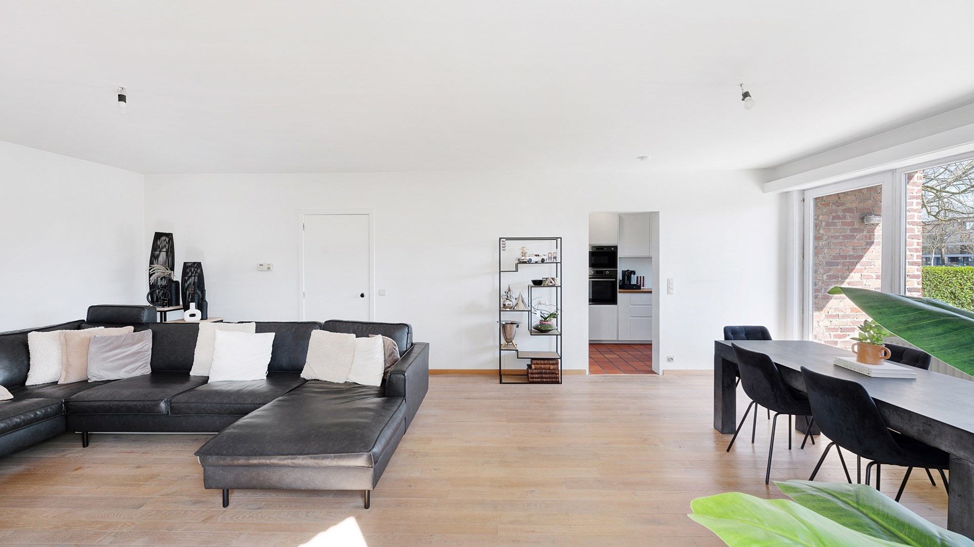 Mooi gelegen appartement (137 m²) te Brugge. Parking inbegrepen. foto 10