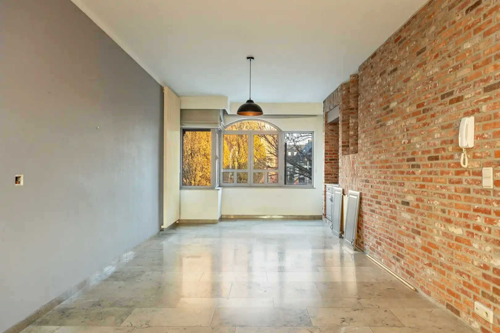 Hedendaagse commerciële ruimte met appartement foto 13