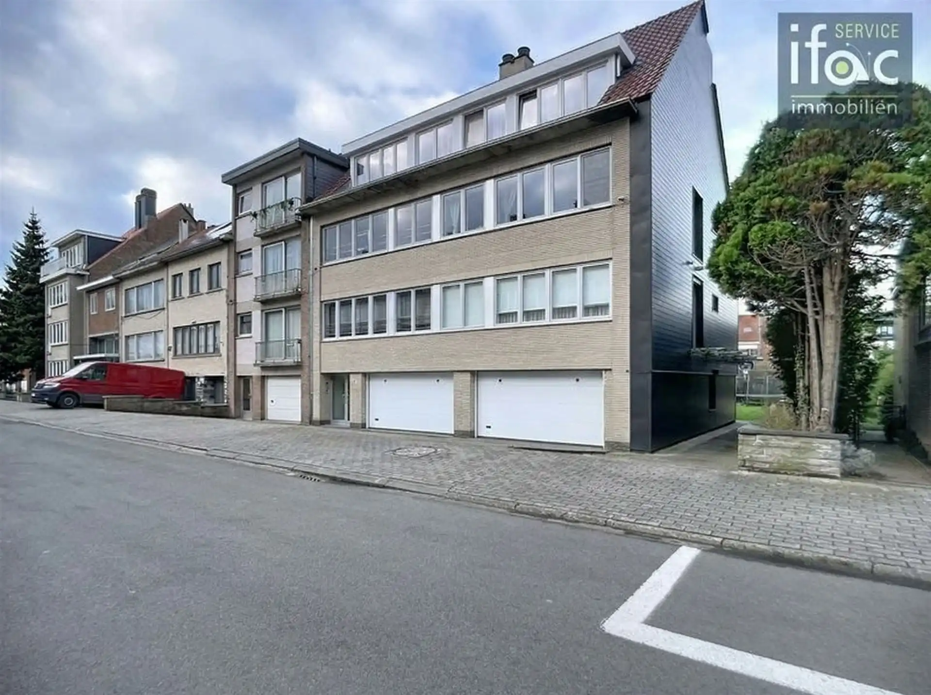 Appartement met twee slaapkamers en parkeerplaats foto 2