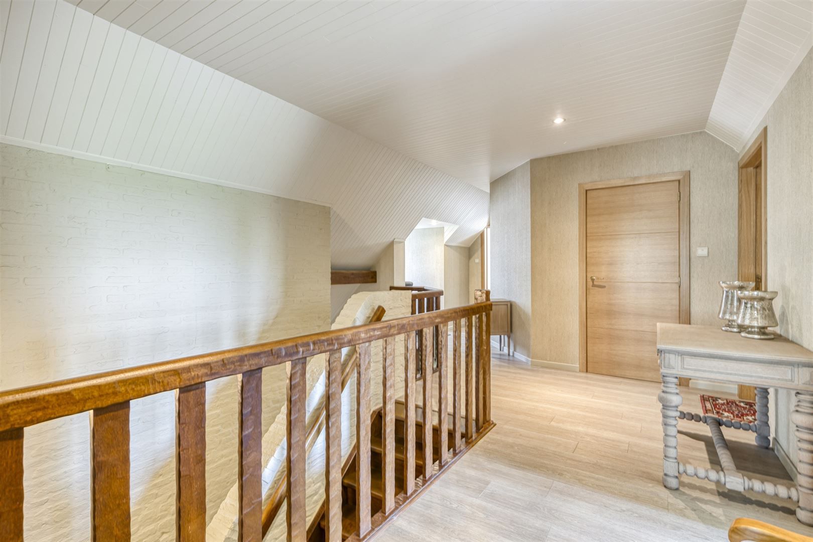 Huis + weiland foto 12