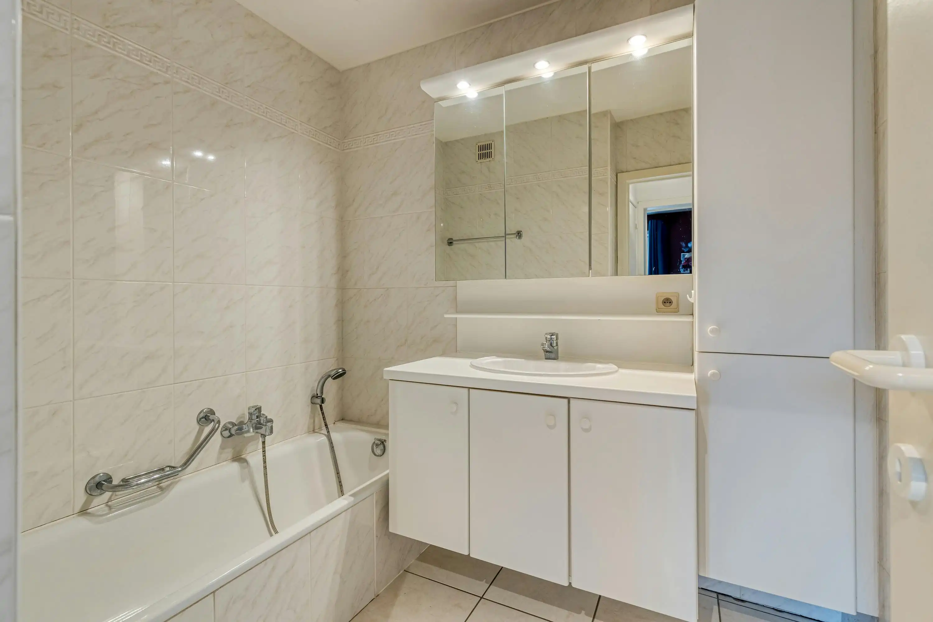 Lichtrijk appartement met panoramisch zicht in Oostduinkerke foto 13