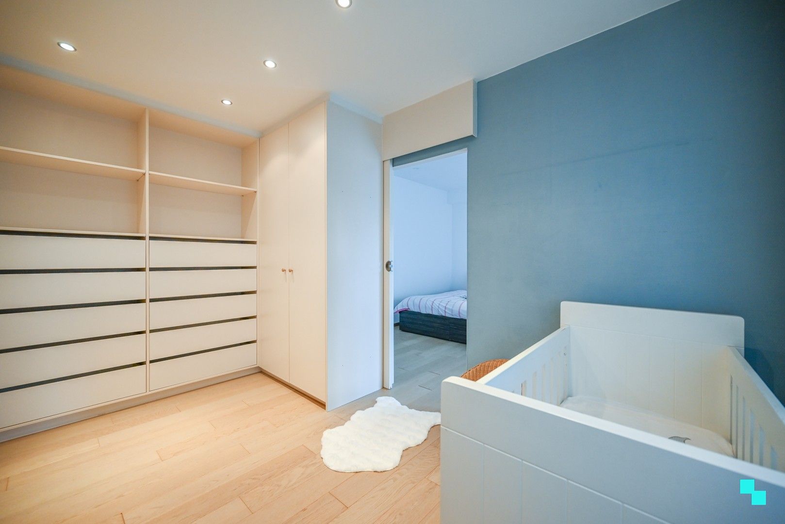 Ruim en praktisch appartement in residentiële laan in Kortrijk! foto 21