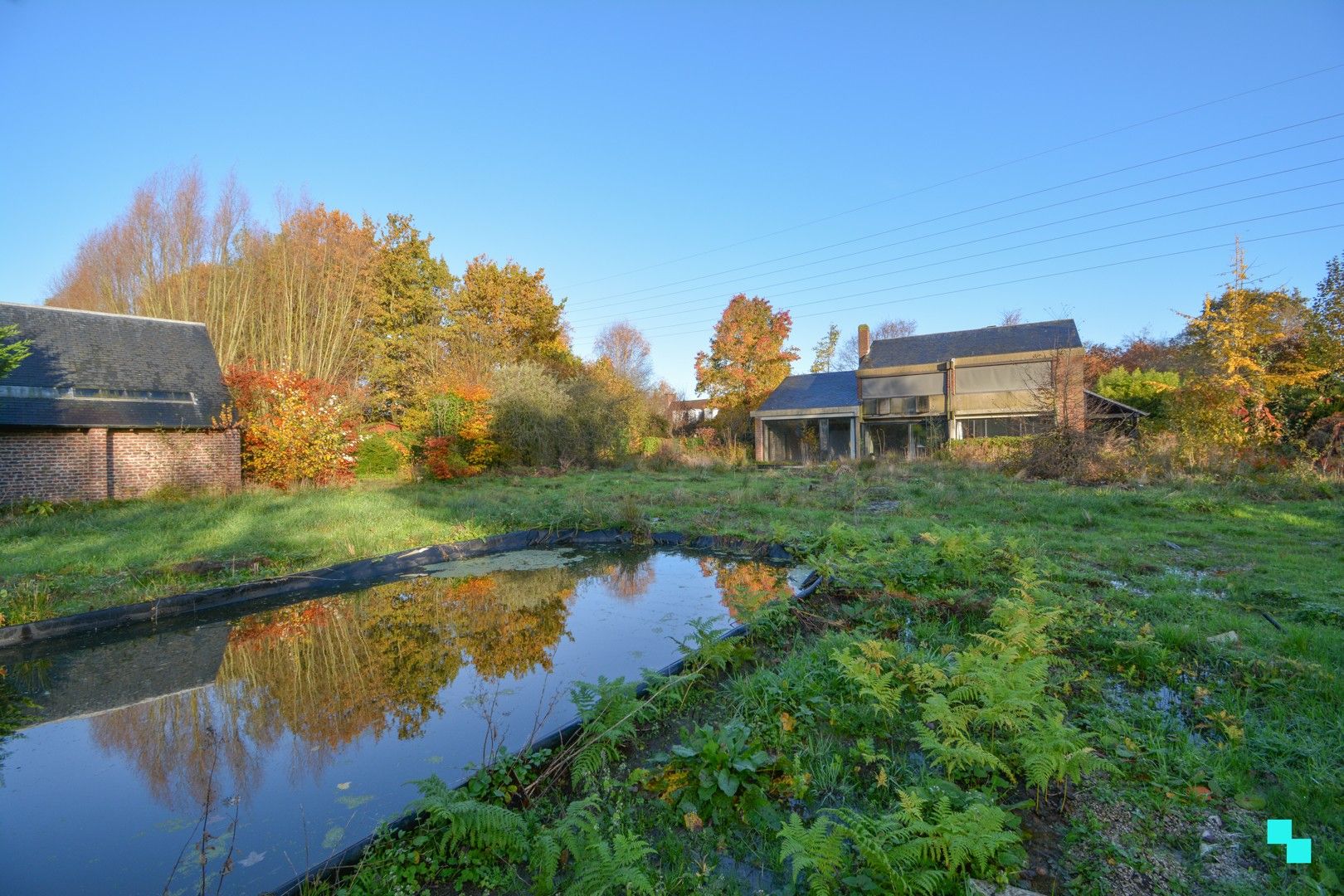 Unieke te renoveren woning / bouwgrond, rustig en groen gelegen te Wallemote foto 4