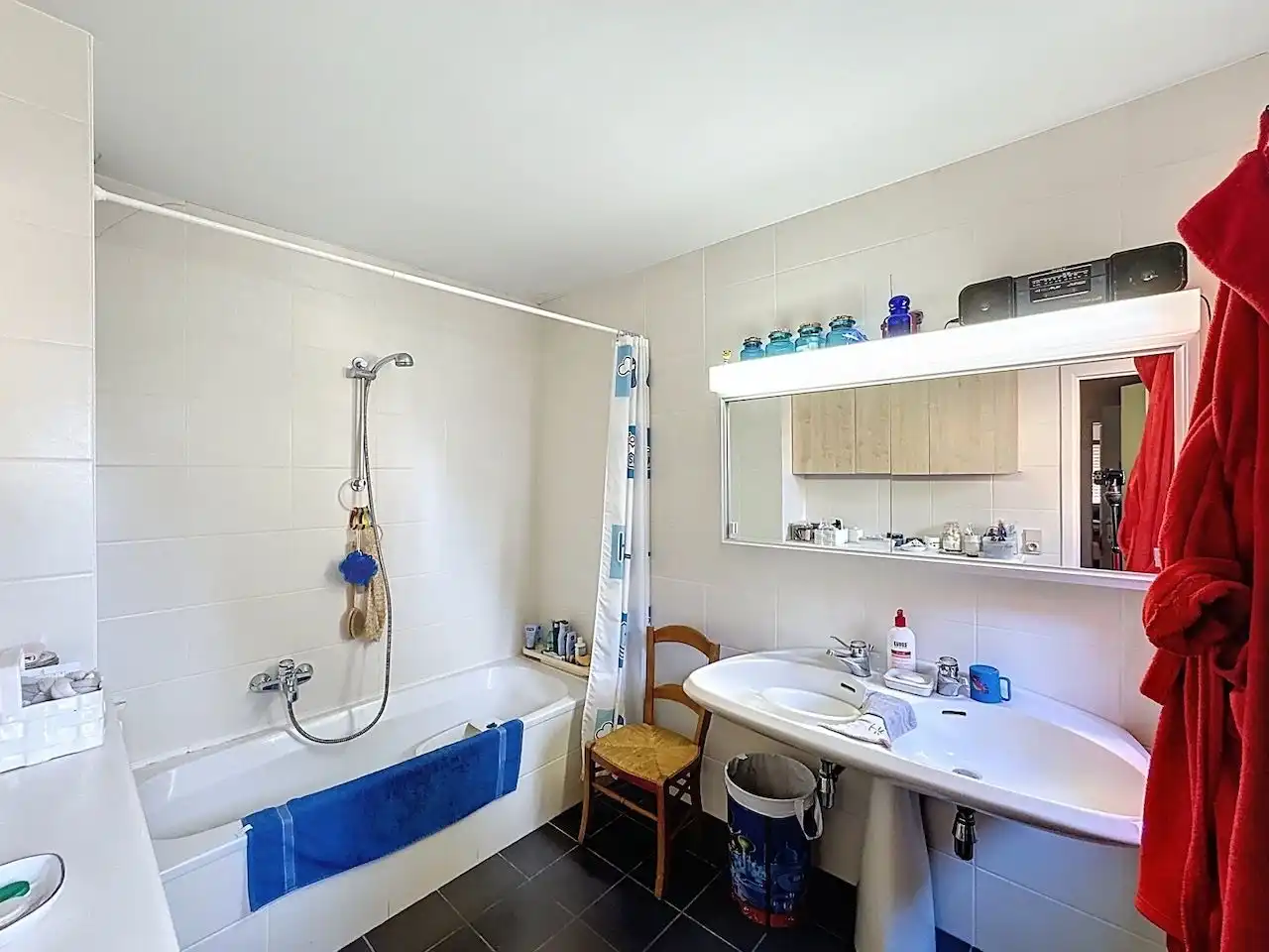 Bijzonder ruime handelswoning vlakbij de Kursaalstraat foto 22