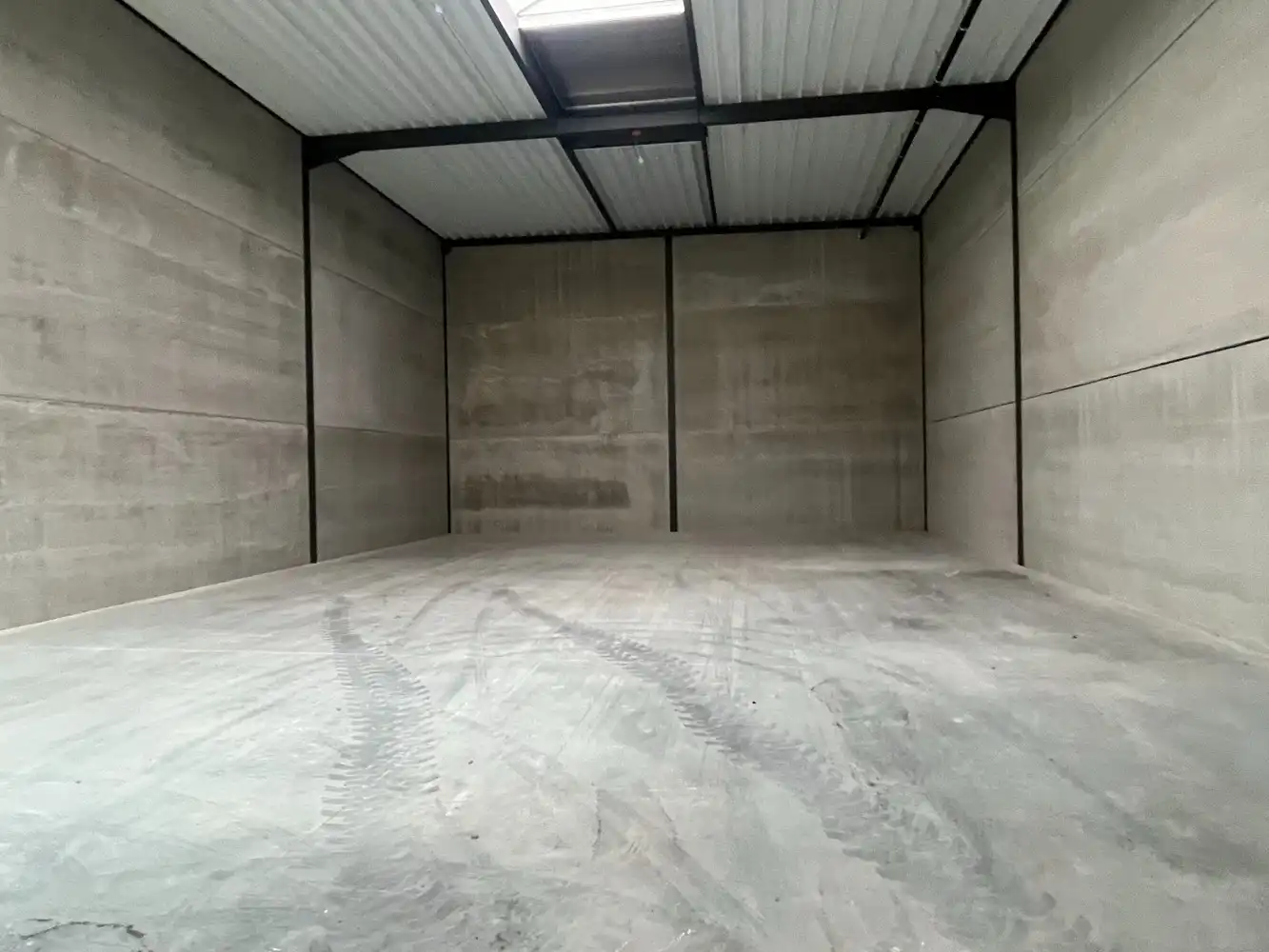 KMO-unit 22 +/- 317m² foto 2