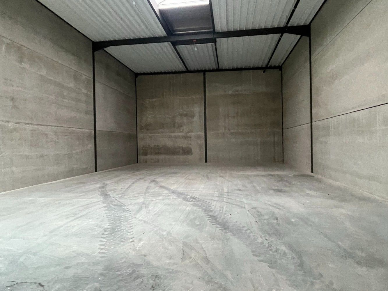 KMO-unit 22 +/- 317m² foto 2