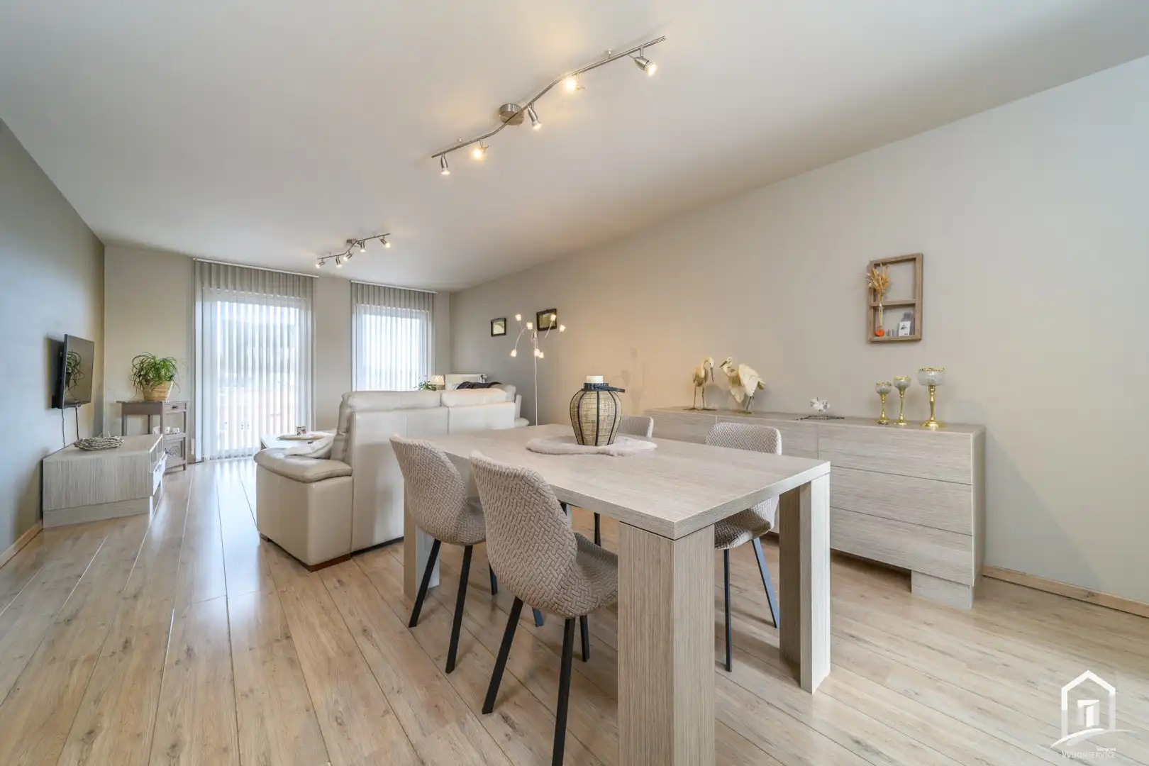 Comfortabel wonen met terras en ruime garagebox in Haaltert foto 4