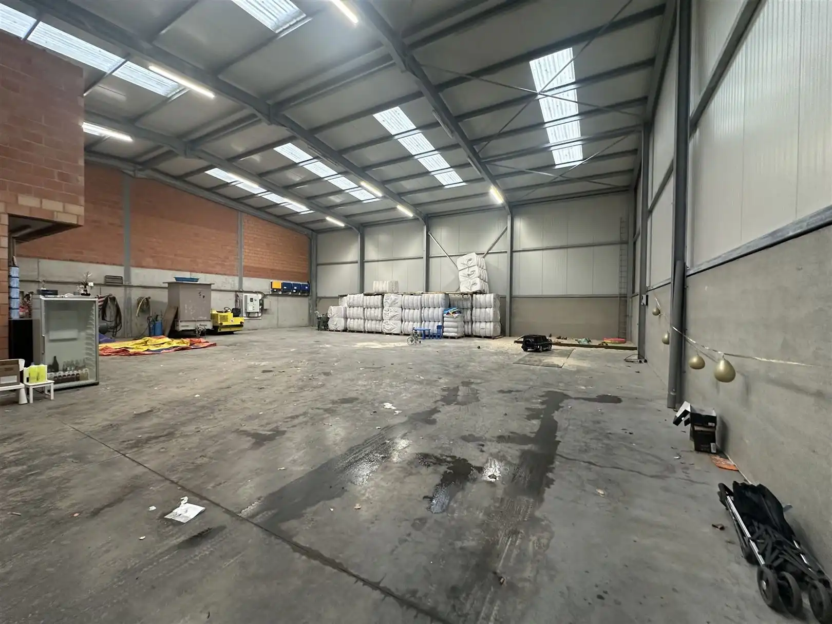 Gemengd gebouw met ruime loft appartement en loods van 400 m² te lokeren. foto 4