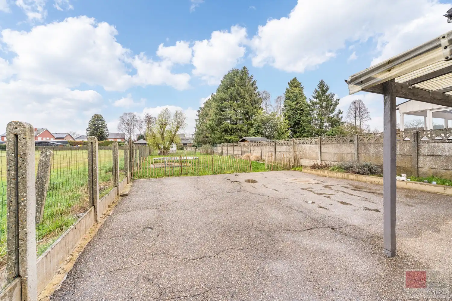 Charmante op te frissen woning met veel potentieel, met een woonoppervlakte van 169 m² foto 29