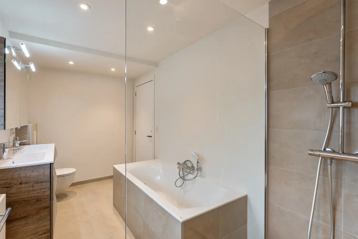 Gerenoveerde driegevelwoning met 3 slaapkamers, een tuin en een autostaanplaats te Wilsele! foto 17