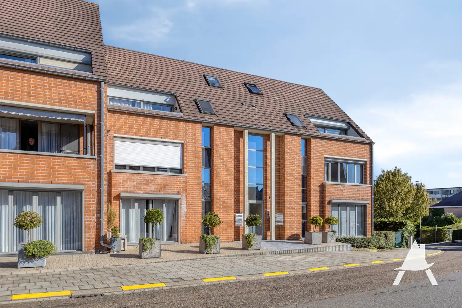 INSTAPKLAAR APPARTEMENT MET RUIM TERRAS IN HET CENTRUM VAN DIEST! foto 2