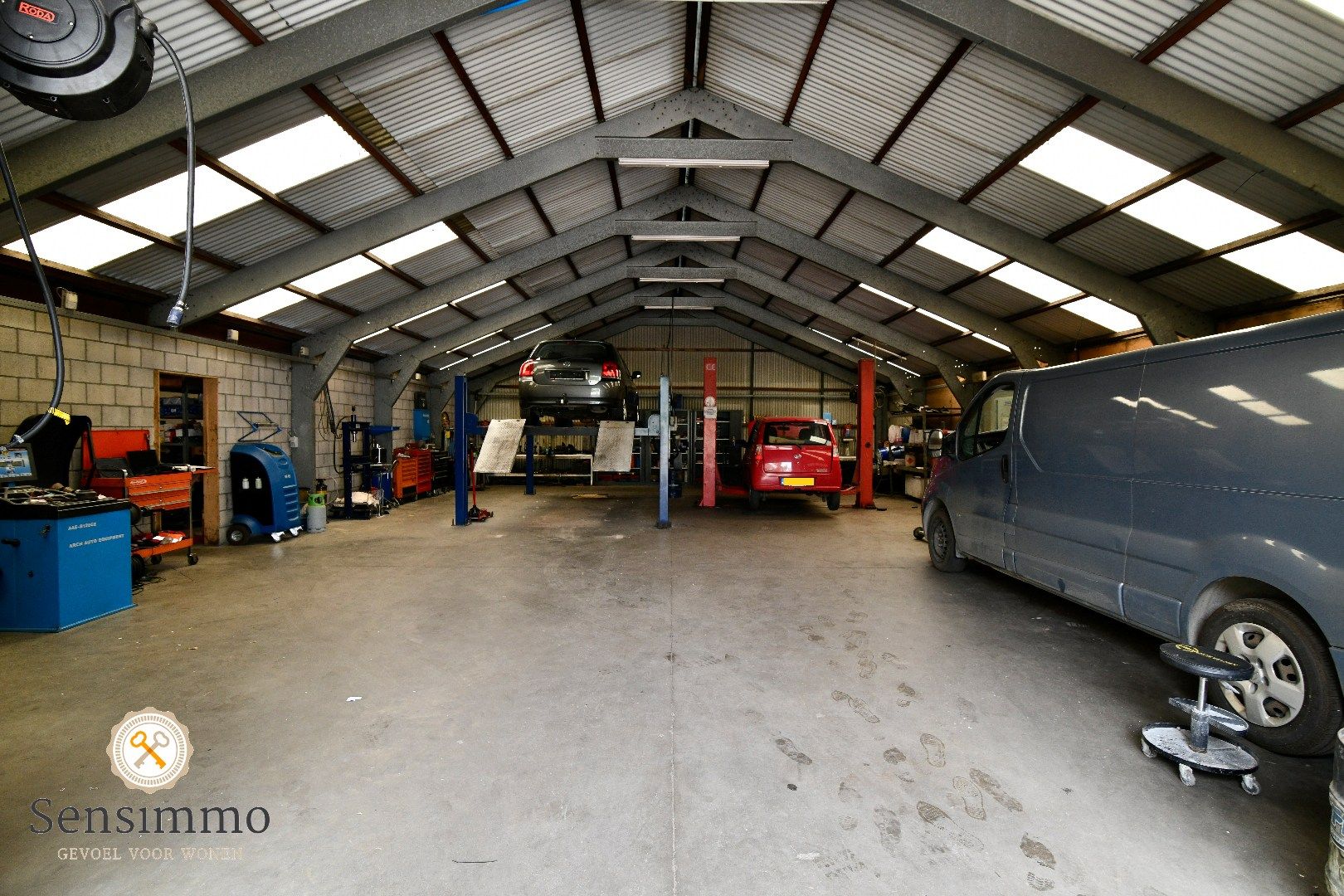 Tankstation met winkel, onderhoudsgarage op grens Genk-Zutendaal foto 3