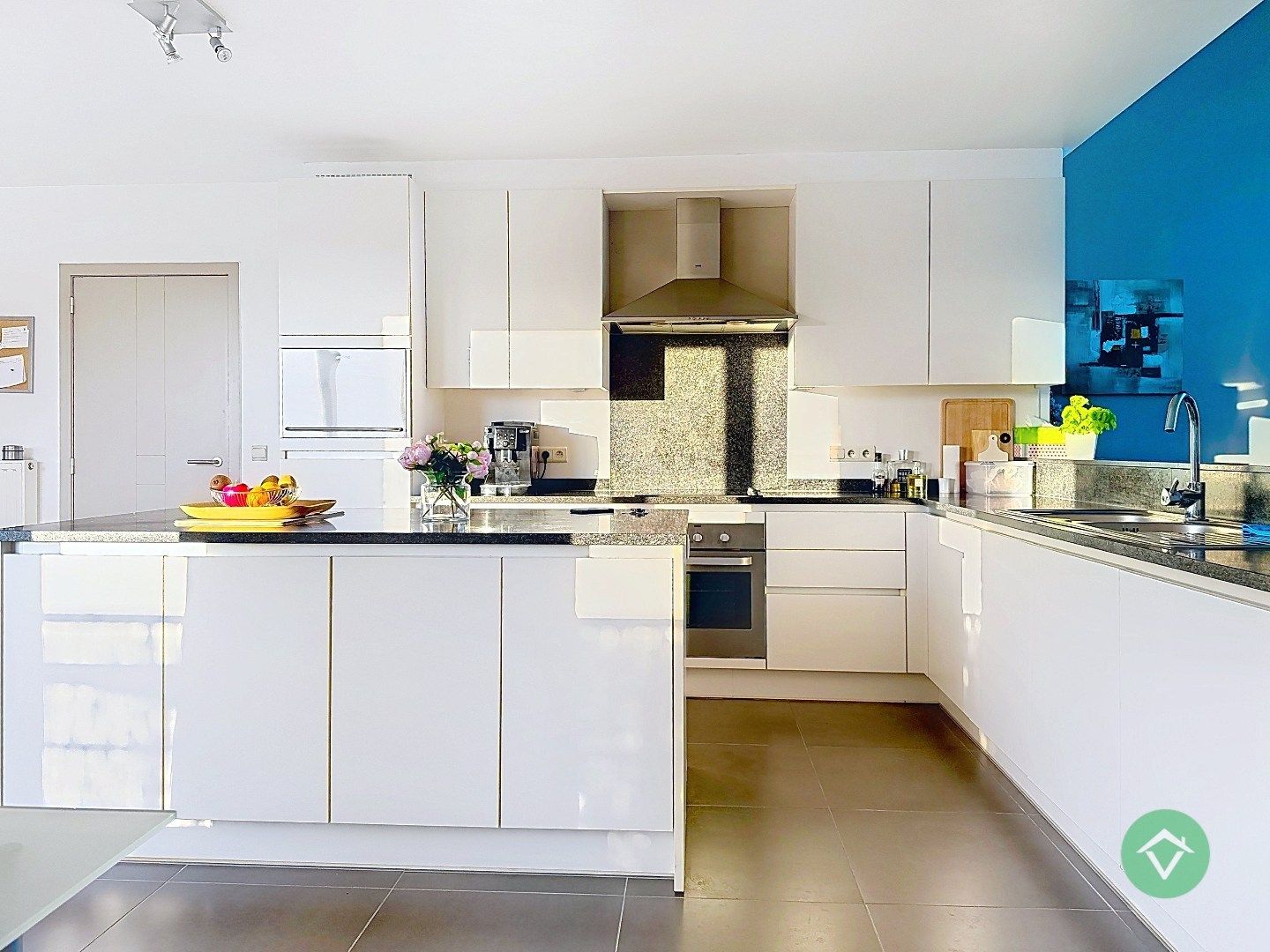 Luxe villa-appartement met dubbele garage en prachtig uitzicht in Koekelare foto 12