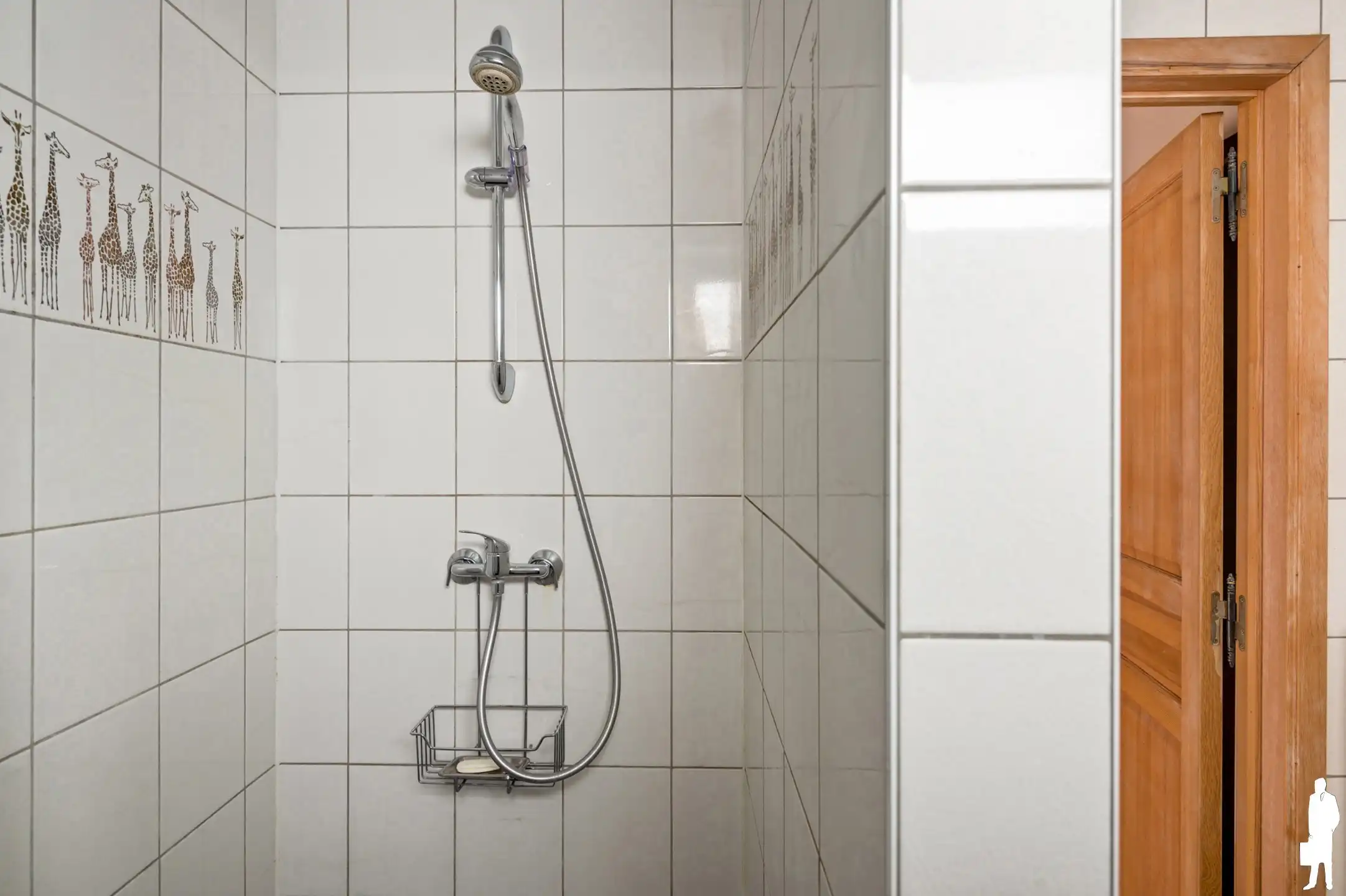 Charmante villa met 4 slpks, 2 badks en tuin met privacy foto 16