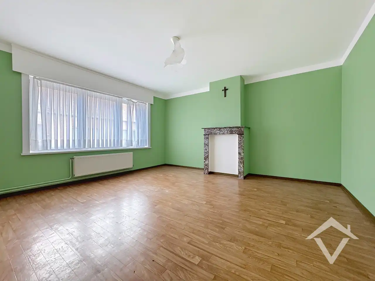 Alleenstaande woning met naastliggend stuk bouwgrond en weide te Eernegem foto 16