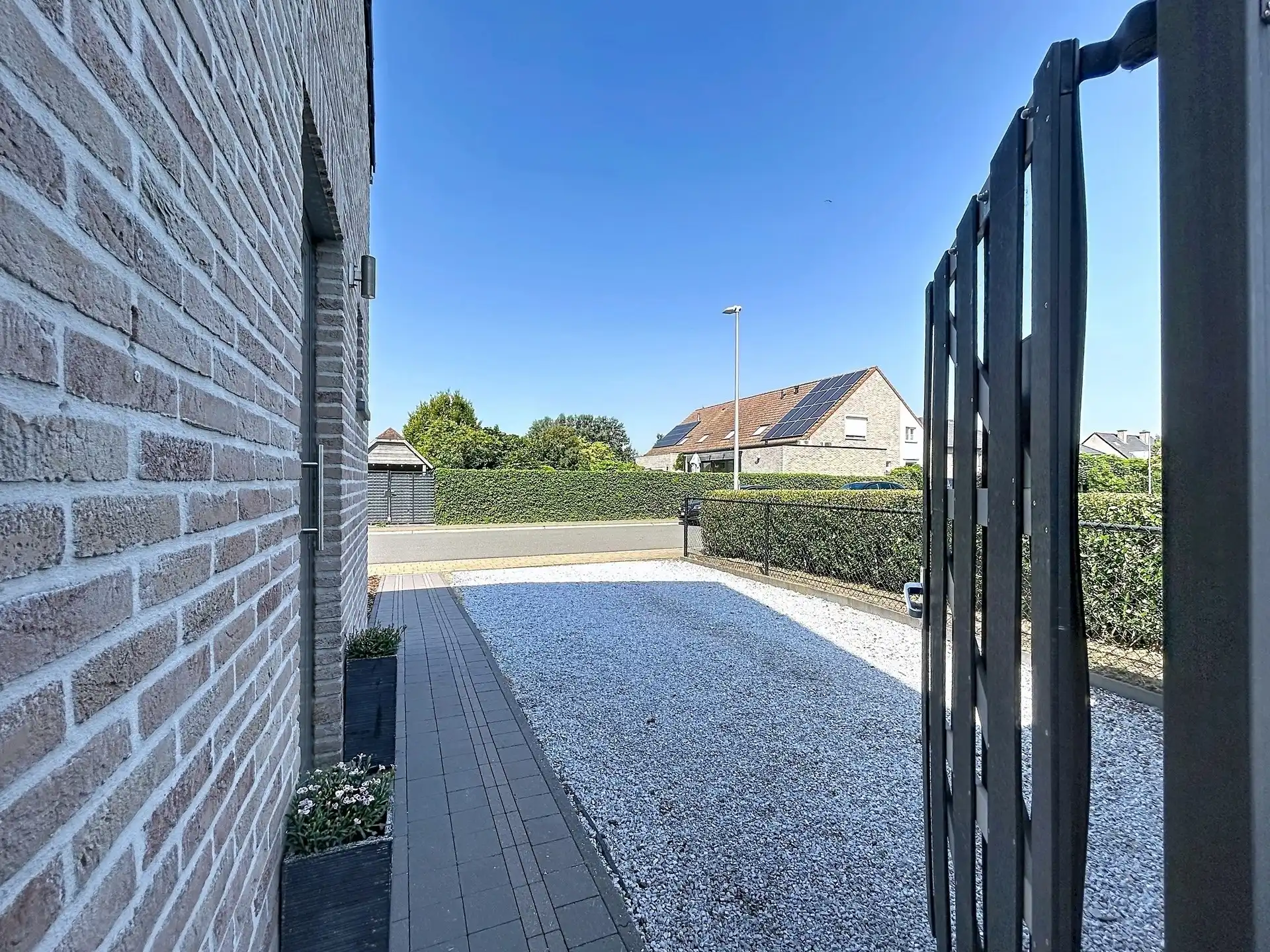 Energiezuinige gezinswoning met 3 slaapkamers en inpandige garage  op toplocatie  foto 8