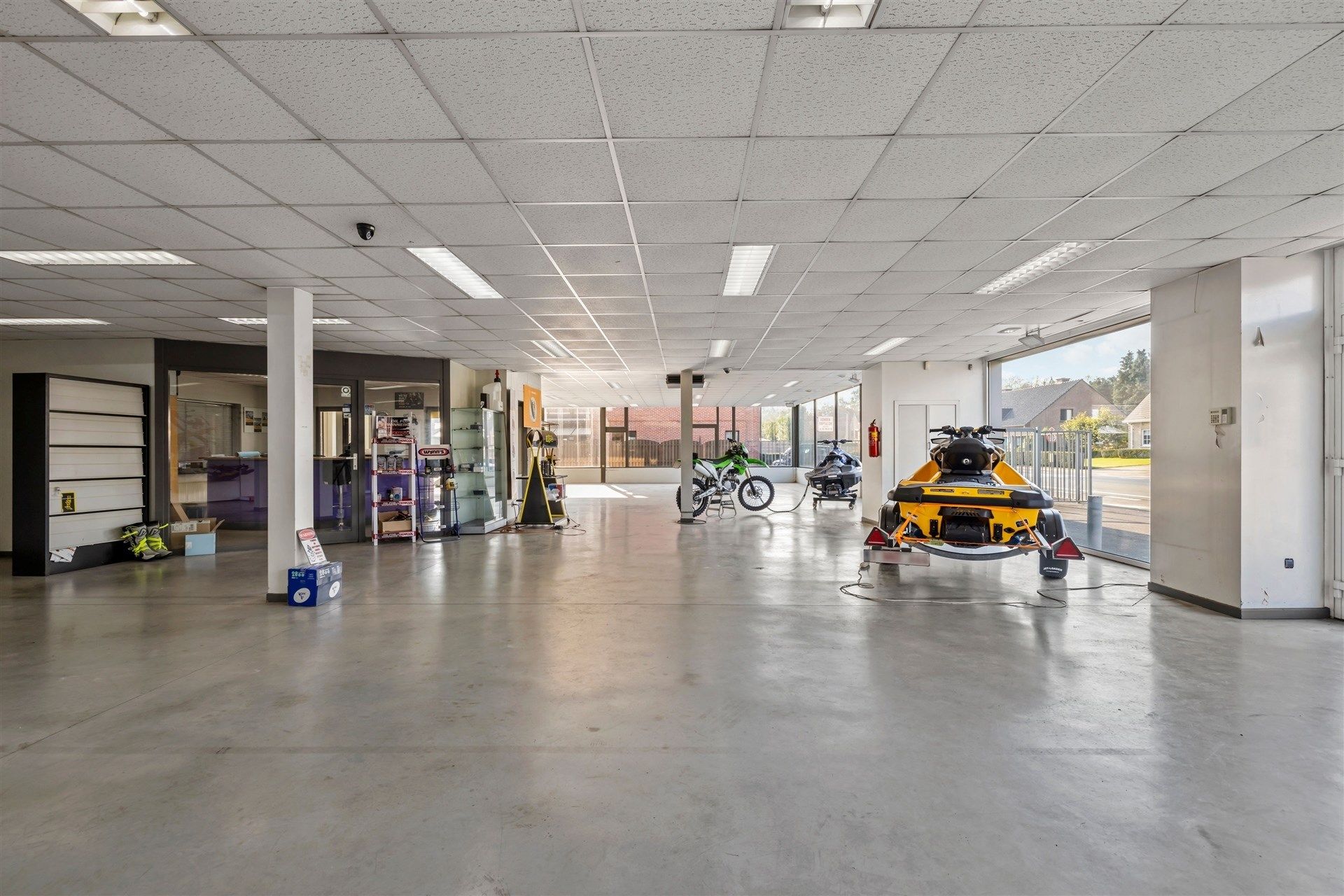 Uitstekend gelegen commercieel gebouw met showroom + werkplaats van in totaal 633m² foto 7